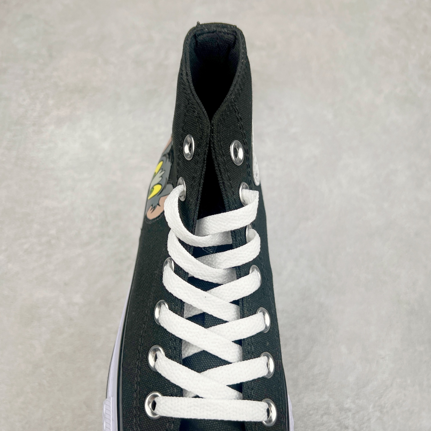 图片[5]-Tom and Jerry x Converse Chuck Taylor 匡威官方 猫和老鼠联名款 猫和老鼠85周年之际 与匡威再度携手 踏上怀旧之旅 全新联名登场 以猫和老鼠故事为灵感 古早All Star 鞋型搭配经典动漫印花 上演猫鼠追逐搞怪场景 挑动了全年龄段的DNA 童年回忆拉满 货号：A15113C 黑色 货号：A15112C 白色 尺码：35 36 36.5 37 37.5 38 39 39.5 40 41 41.5 42 42.5 43 44-选品中心