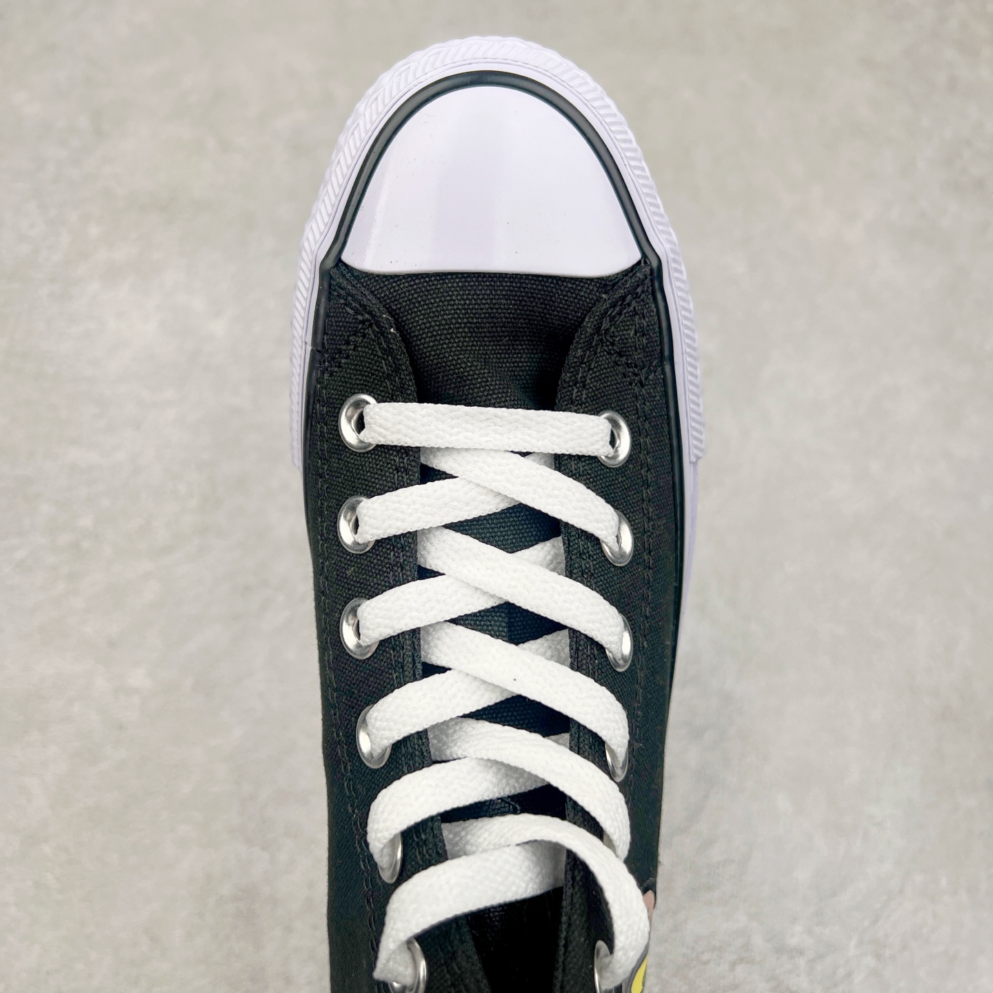 图片[4]-Tom and Jerry x Converse Chuck Taylor 匡威官方 猫和老鼠联名款 猫和老鼠85周年之际 与匡威再度携手 踏上怀旧之旅 全新联名登场 以猫和老鼠故事为灵感 古早All Star 鞋型搭配经典动漫印花 上演猫鼠追逐搞怪场景 挑动了全年龄段的DNA 童年回忆拉满 货号：A15113C 黑色 货号：A15112C 白色 尺码：35 36 36.5 37 37.5 38 39 39.5 40 41 41.5 42 42.5 43 44-选品中心