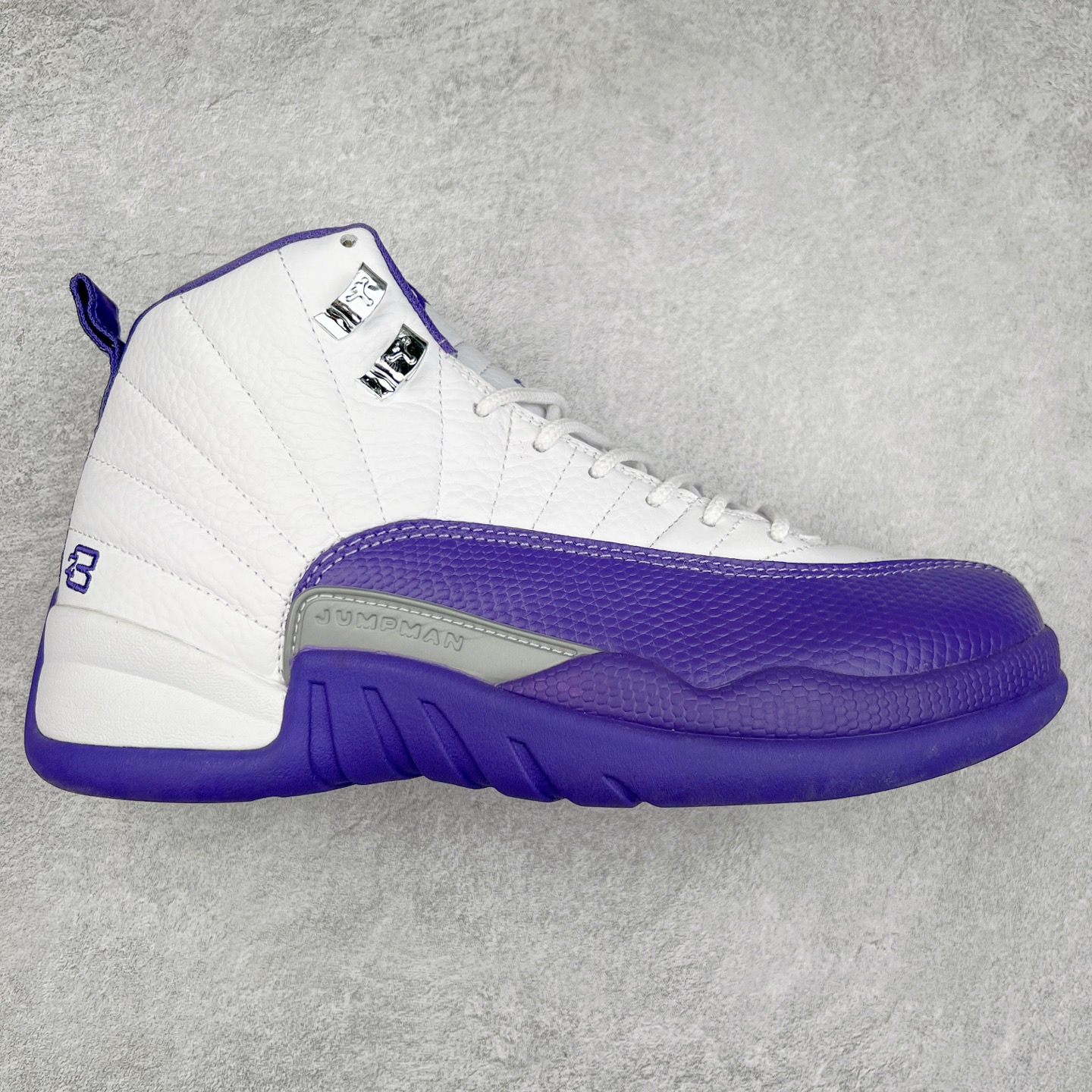 #纯原福利 Air Jordan AJ12 Retro 原楦原纸板开发 采购原厂皮料 原厂定型 后跟完美效果 到手可放心比对发售原鞋 上脚百分百充当正品驾驭 真正原装公司级完美鞋型 一切细节实拍所见所得 纸板中底、钢印 完美版型 尺码:40 40.5 41 42.5 43 44 44.5 45 46 47.5-选品中心