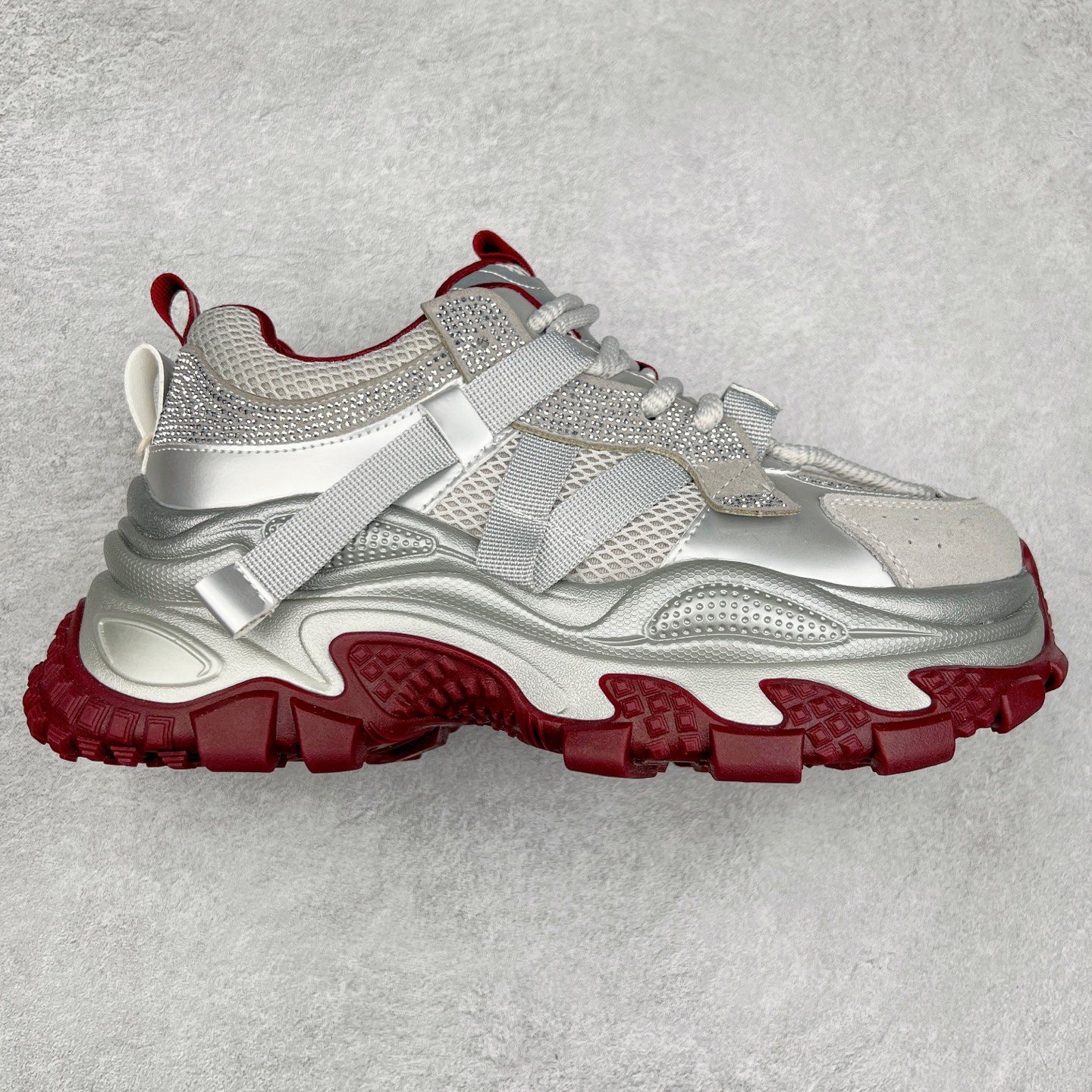 GG-CC Chunky Low 休闲运动老爹鞋 #广东大厂出品 完美细节 25ss早春新款 大长腿 时髦look轻松定格 不费力展现率性氛围 酷帅机能风不规则设计大底 GGcc杏银红色拼色造型设计 轻便舒适百搭 不管怎么搭都敲好看~尺码:35 36 37 38 39 40-选品中心