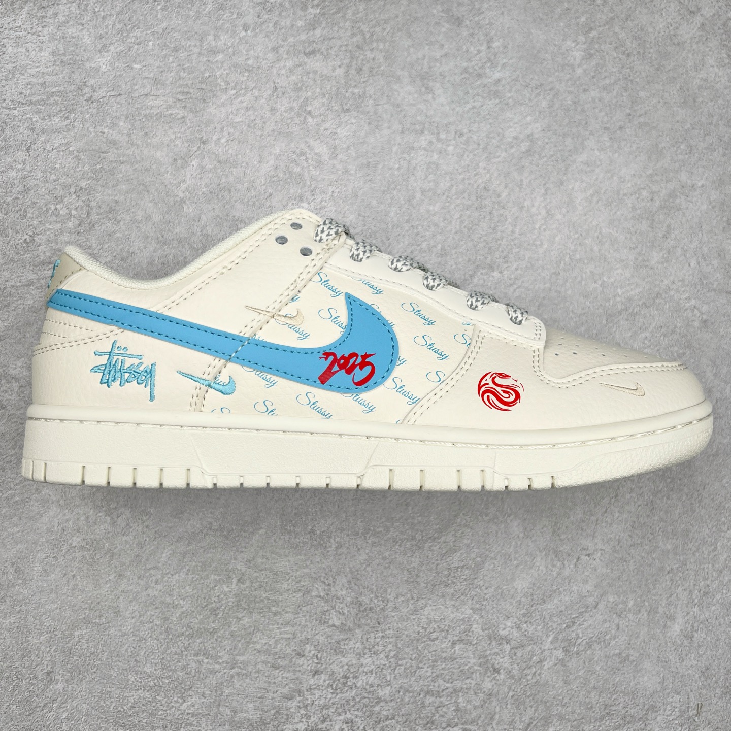 NK Dunk Low 定制配色 SJ2068-281 大厂出品 极力推荐 原装头层材料 独家版型蒸餾加工帶來的是更好的视觉和脚感体验大厂纯原品质出货 清洁度 电绣工艺 皮料切割干净无任何毛边 细节完美 实拍调校N版已经零色差零失真 百分百还原实物色彩所见即所得 不存在货不对板色差等低级问题 选购参考实物拍摄 不混卖不参货 只用心做好货严格选品 承诺混一赔十 尺码：36 36.5 37.5 38 38.5 39 40 40.5 41 42 42.5 43 44 44.5 45-选品中心