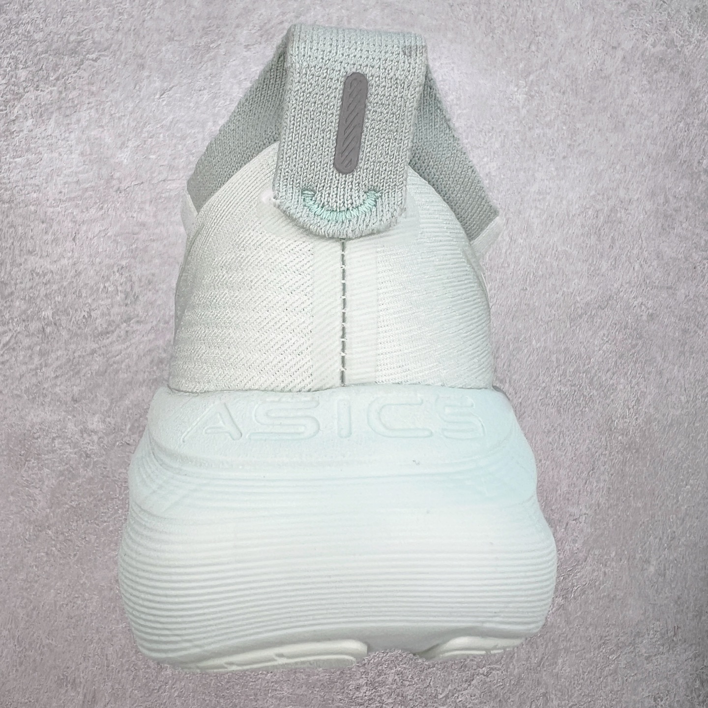 图片[8]-Asics GEL-Nimbus 27 亚瑟士缓震跑鞋 近年复古风潮的势头很旺 ASICS一直坚信保持身体的健康与活力是打造健康快乐的生活方式的最佳途径 ASICS为复古鞋型注入新设计 为玩家的街头穿搭提供了更多可能 GEL-NIMBUSTM9运动鞋最初是为中立和仰卧跑步者设计的长距离训练器 采用原始材料和关键细节重新设计 其Y2K时代的工业外观也被大胆的对比和色块所抵消 尺码：36 36.5 37.5 38 38.5 39 40 40.5 41.5 42 42.5 43.5 44 44.5 45-选品中心