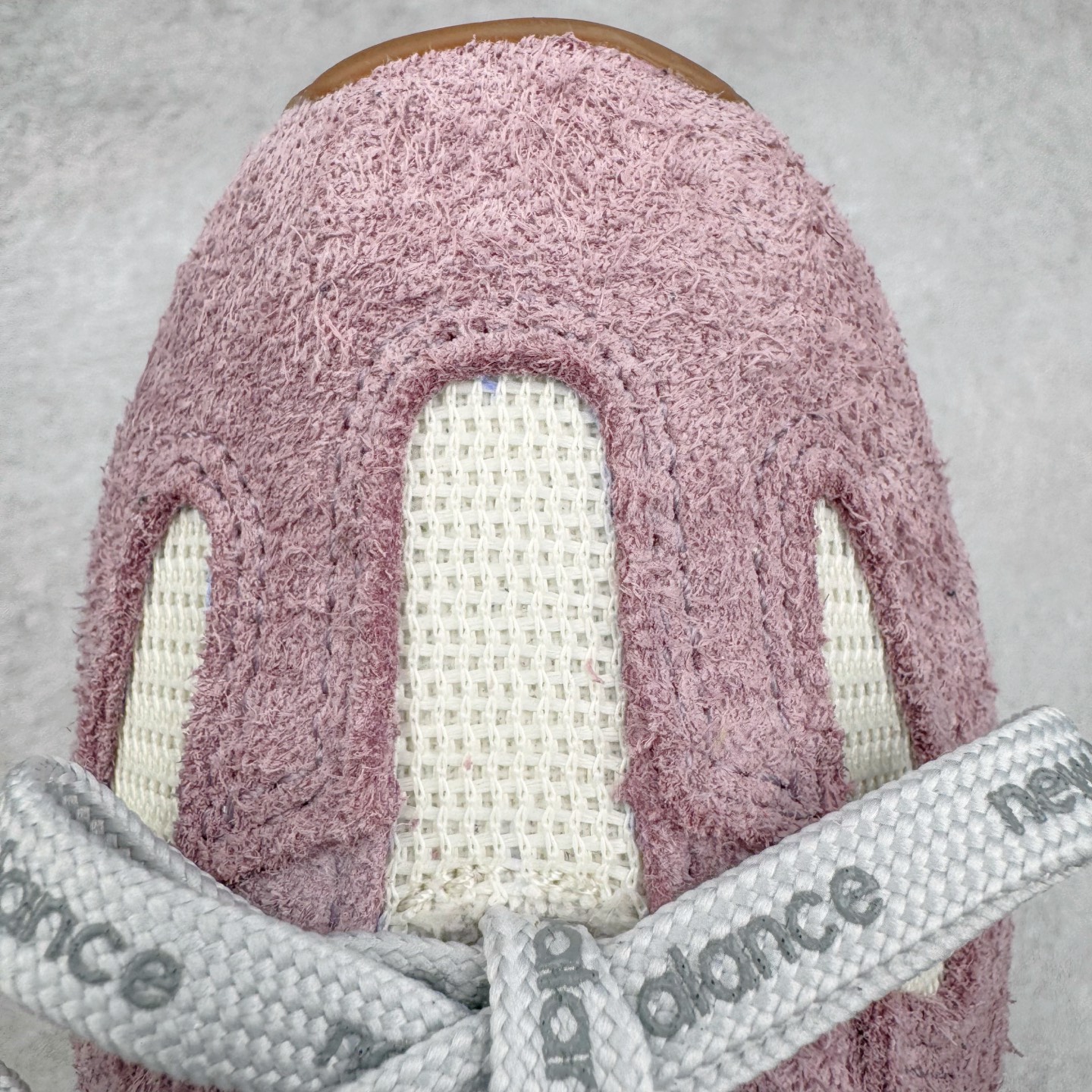 图片[16]-＃M纯原 New Balance U471AL NB新百伦织物牛剖层革春夏薄底鞋防滑耐磨平衡轻便低帮生活休闲鞋 原档数据独立私模大底 唯一正确三层组合大底 特高弹切片加持 百分百还原原鞋脚感 NB市场最强产物 防伪原标全套原楦原纸板原厂数据开发 全鞋电脑针车加持 原厂网布 原装进口头层翻毛皮料正确绒感卡色 正确中底拉帮中底网布细节 匠心打造 耗时两个月开发完成 工艺极其复杂难度可想而知 高端零售专供产物 尺码：36 37 37.5 38 38.5 39.5-选品中心