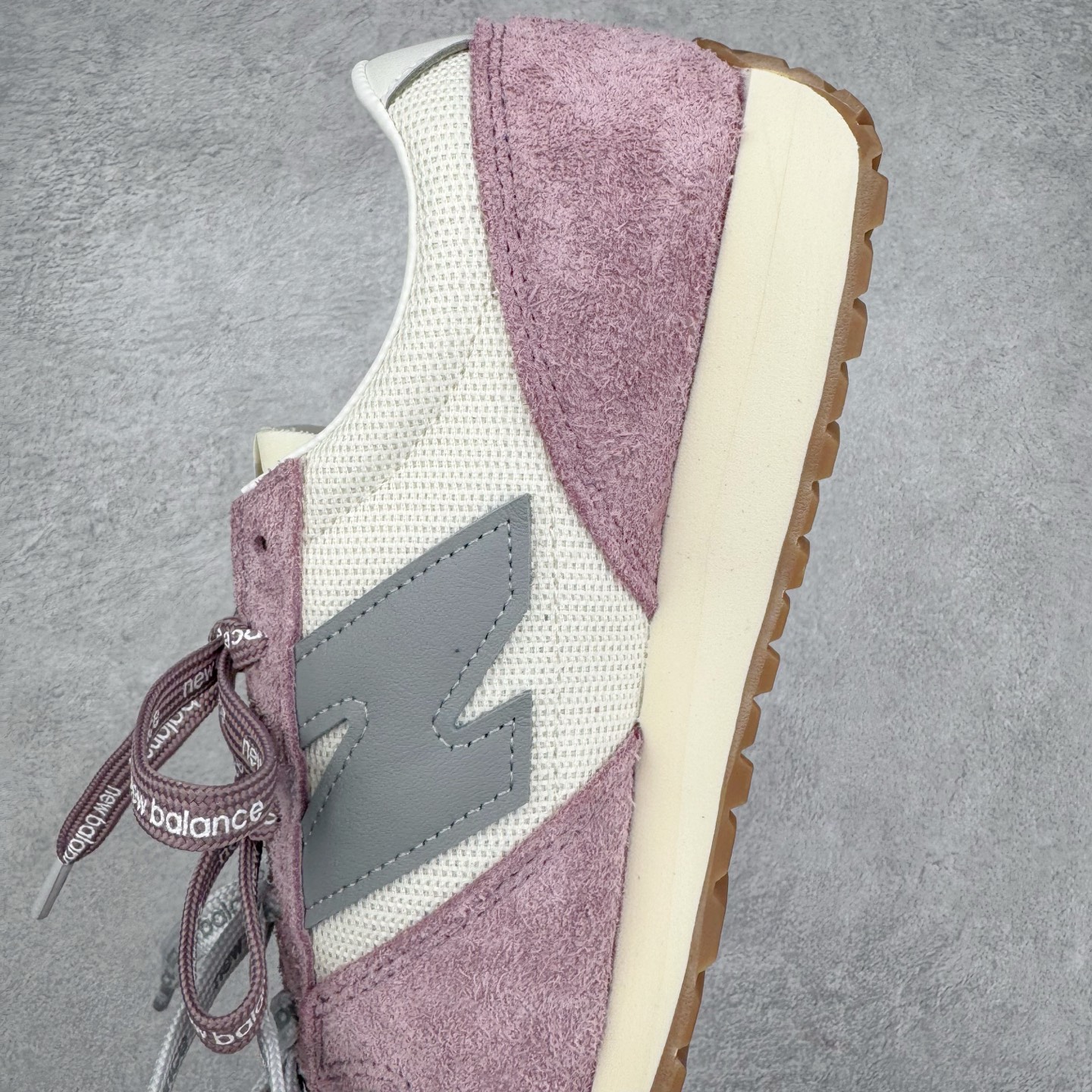 图片[7]-＃M纯原 New Balance U471AL NB新百伦织物牛剖层革春夏薄底鞋防滑耐磨平衡轻便低帮生活休闲鞋 原档数据独立私模大底 唯一正确三层组合大底 特高弹切片加持 百分百还原原鞋脚感 NB市场最强产物 防伪原标全套原楦原纸板原厂数据开发 全鞋电脑针车加持 原厂网布 原装进口头层翻毛皮料正确绒感卡色 正确中底拉帮中底网布细节 匠心打造 耗时两个月开发完成 工艺极其复杂难度可想而知 高端零售专供产物 尺码：36 37 37.5 38 38.5 39.5-选品中心