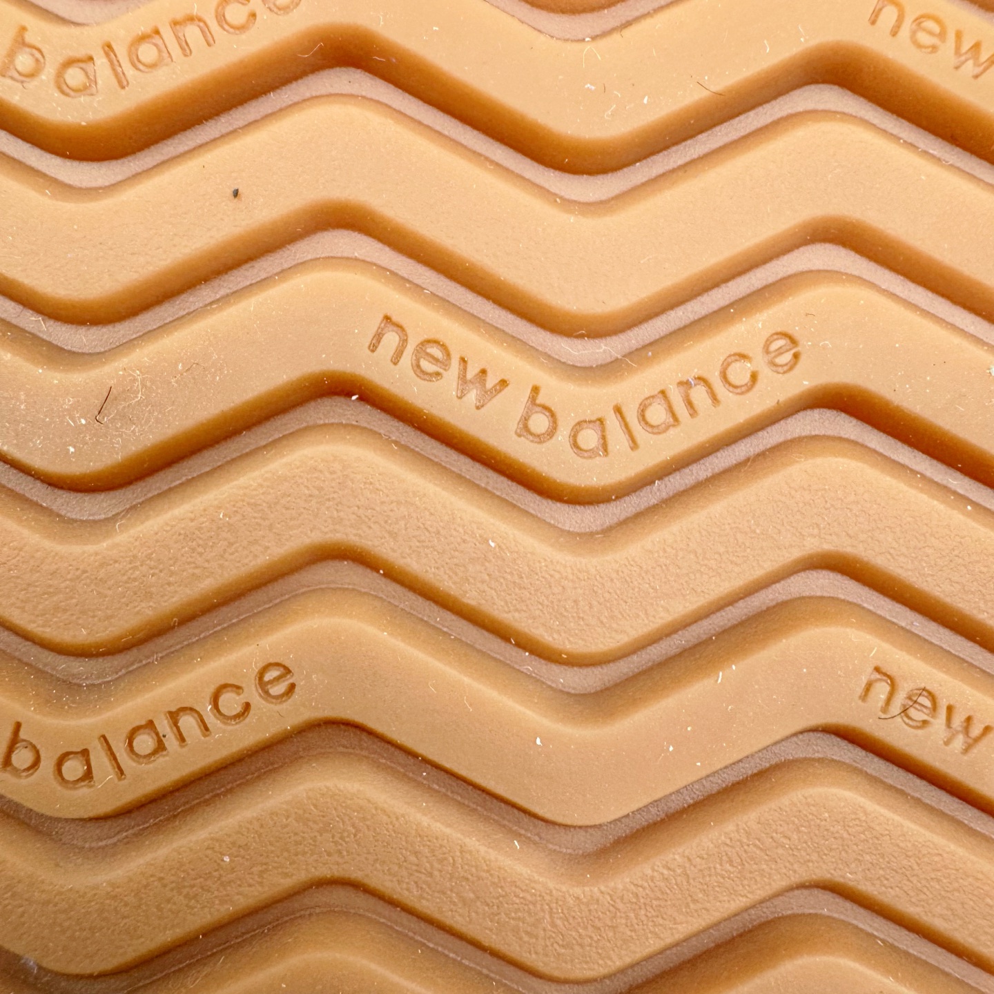 图片[19]-＃M纯原 New Balance U471AL NB新百伦织物牛剖层革春夏薄底鞋防滑耐磨平衡轻便低帮生活休闲鞋 原档数据独立私模大底 唯一正确三层组合大底 特高弹切片加持 百分百还原原鞋脚感 NB市场最强产物 防伪原标全套原楦原纸板原厂数据开发 全鞋电脑针车加持 原厂网布 原装进口头层翻毛皮料正确绒感卡色 正确中底拉帮中底网布细节 匠心打造 耗时两个月开发完成 工艺极其复杂难度可想而知 高端零售专供产物 尺码：36 37 37.5 38 38.5 39.5-选品中心