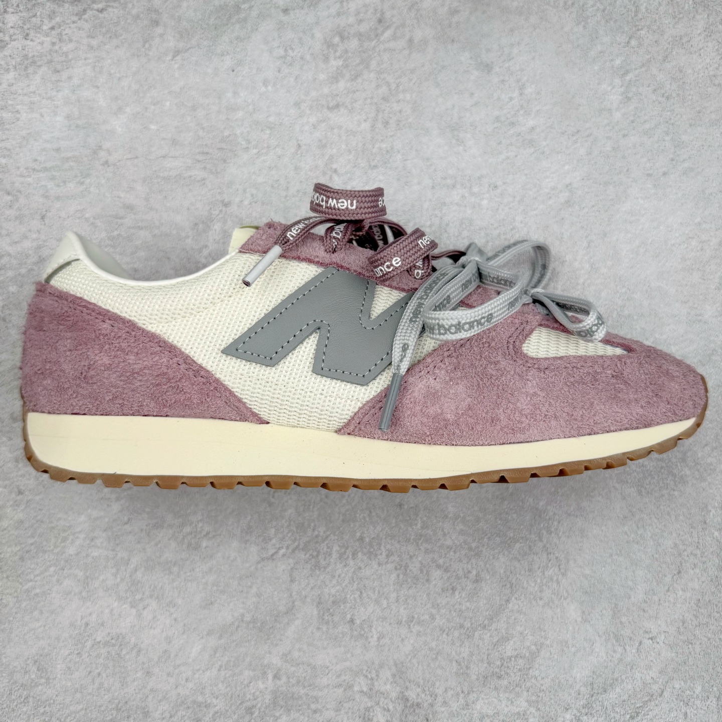 ＃M纯原 New Balance U471AL NB新百伦织物牛剖层革春夏薄底鞋防滑耐磨平衡轻便低帮生活休闲鞋 原档数据独立私模大底 唯一正确三层组合大底 特高弹切片加持 百分百还原原鞋脚感 NB市场最强产物 防伪原标全套原楦原纸板原厂数据开发 全鞋电脑针车加持 原厂网布 原装进口头层翻毛皮料正确绒感卡色 正确中底拉帮中底网布细节 匠心打造 耗时两个月开发完成 工艺极其复杂难度可想而知 高端零售专供产物 尺码：36 37 37.5 38 38.5 39.5-选品中心