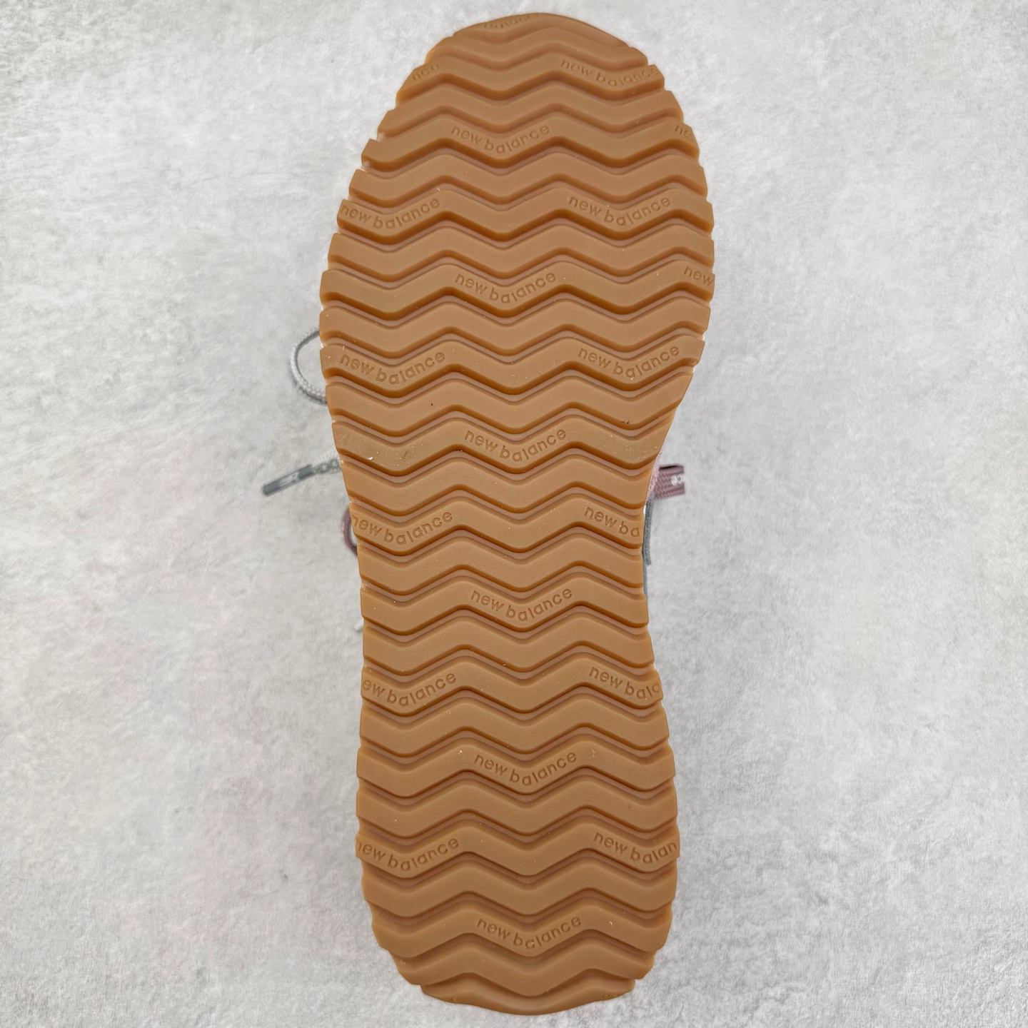 图片[9]-＃M纯原 New Balance U471AL NB新百伦织物牛剖层革春夏薄底鞋防滑耐磨平衡轻便低帮生活休闲鞋 原档数据独立私模大底 唯一正确三层组合大底 特高弹切片加持 百分百还原原鞋脚感 NB市场最强产物 防伪原标全套原楦原纸板原厂数据开发 全鞋电脑针车加持 原厂网布 原装进口头层翻毛皮料正确绒感卡色 正确中底拉帮中底网布细节 匠心打造 耗时两个月开发完成 工艺极其复杂难度可想而知 高端零售专供产物 尺码：36 37 37.5 38 38.5 39.5-选品中心