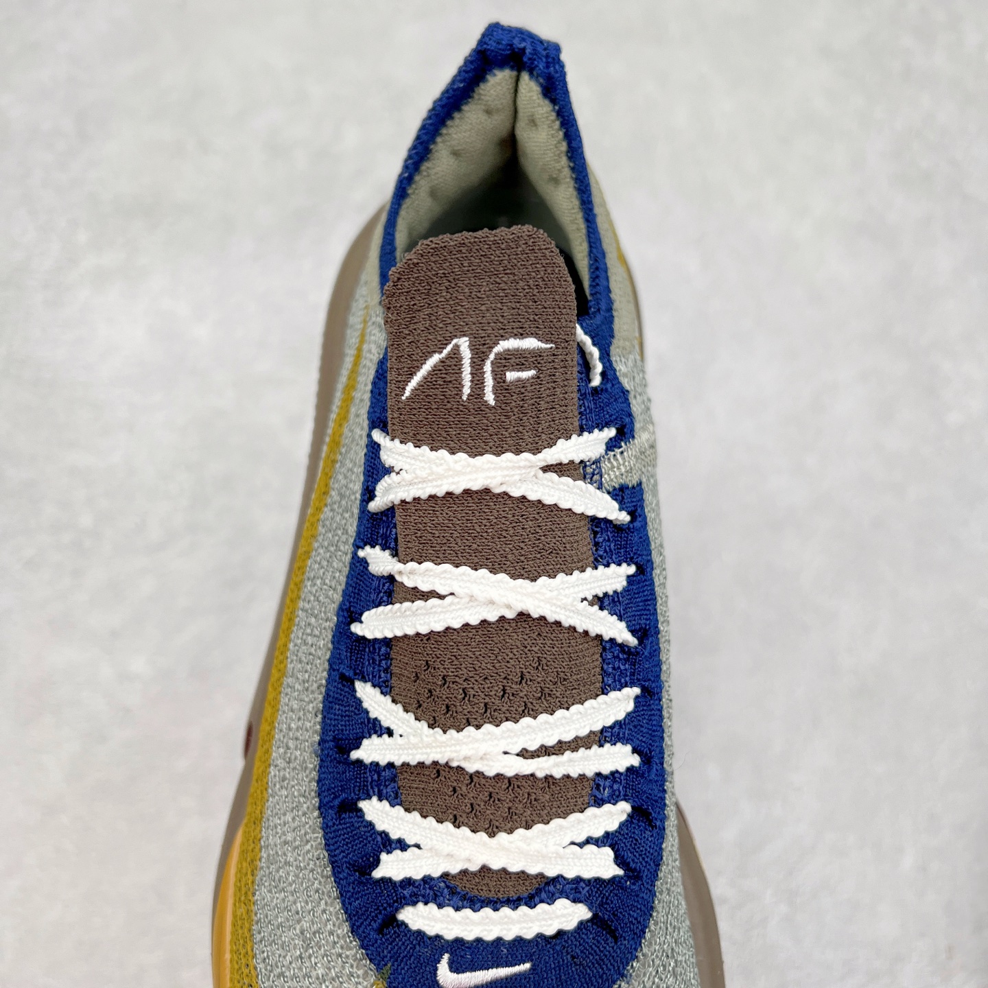 图片[5]-＃纯原 NK Air Zoom Alphafly NEXT% 3 2024全新马拉松超级跑鞋 HV4318-320 有史以来最轻盈、测试次数最多的NK Alphafly 经过精英马拉松运动员的测试验证 并搭载Air Zoom气垫 旨在助力跑者实现突破 取得更佳的成绩 在开发过程中 Alphafly 3帮助耐克运动员凯尔文·基普图姆（Kelvin Kiptum）以2：00：35的成绩刷新了马拉松世界纪录 Alphafly的动力设计没有改变——Air Zoom气垫单元、Flyplate碳纤维板和ZoomX泡绵 但是整体系统的制作方法略有调整 优化和提升了对运动员的帮助 主要更新包括一体式鞋底 提供顺畅稳定的“后跟到脚趾”过渡；更宽的全长Flyplate碳纤维板提供稳定助推力 全新Fast Shot外底保证出色牵引力和抓地力 全新Atomknit 3.0鞋面提供更强的控制力、透气性和中足支撑力 尺码：36 36.5 37.5 38 38.5 39 40 40.5 41 42 42.5 43 44 44.5 45 46-选品中心