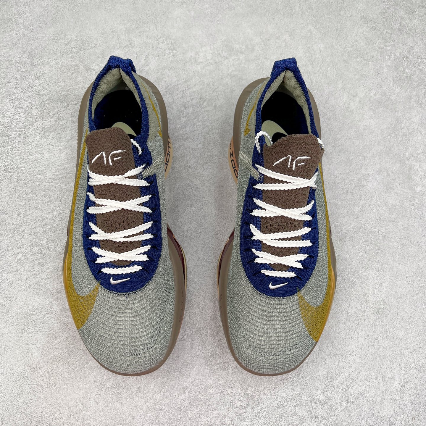 图片[2]-＃纯原 NK Air Zoom Alphafly NEXT% 3 2024全新马拉松超级跑鞋 HV4318-320 有史以来最轻盈、测试次数最多的NK Alphafly 经过精英马拉松运动员的测试验证 并搭载Air Zoom气垫 旨在助力跑者实现突破 取得更佳的成绩 在开发过程中 Alphafly 3帮助耐克运动员凯尔文·基普图姆（Kelvin Kiptum）以2：00：35的成绩刷新了马拉松世界纪录 Alphafly的动力设计没有改变——Air Zoom气垫单元、Flyplate碳纤维板和ZoomX泡绵 但是整体系统的制作方法略有调整 优化和提升了对运动员的帮助 主要更新包括一体式鞋底 提供顺畅稳定的“后跟到脚趾”过渡；更宽的全长Flyplate碳纤维板提供稳定助推力 全新Fast Shot外底保证出色牵引力和抓地力 全新Atomknit 3.0鞋面提供更强的控制力、透气性和中足支撑力 尺码：36 36.5 37.5 38 38.5 39 40 40.5 41 42 42.5 43 44 44.5 45 46-选品中心