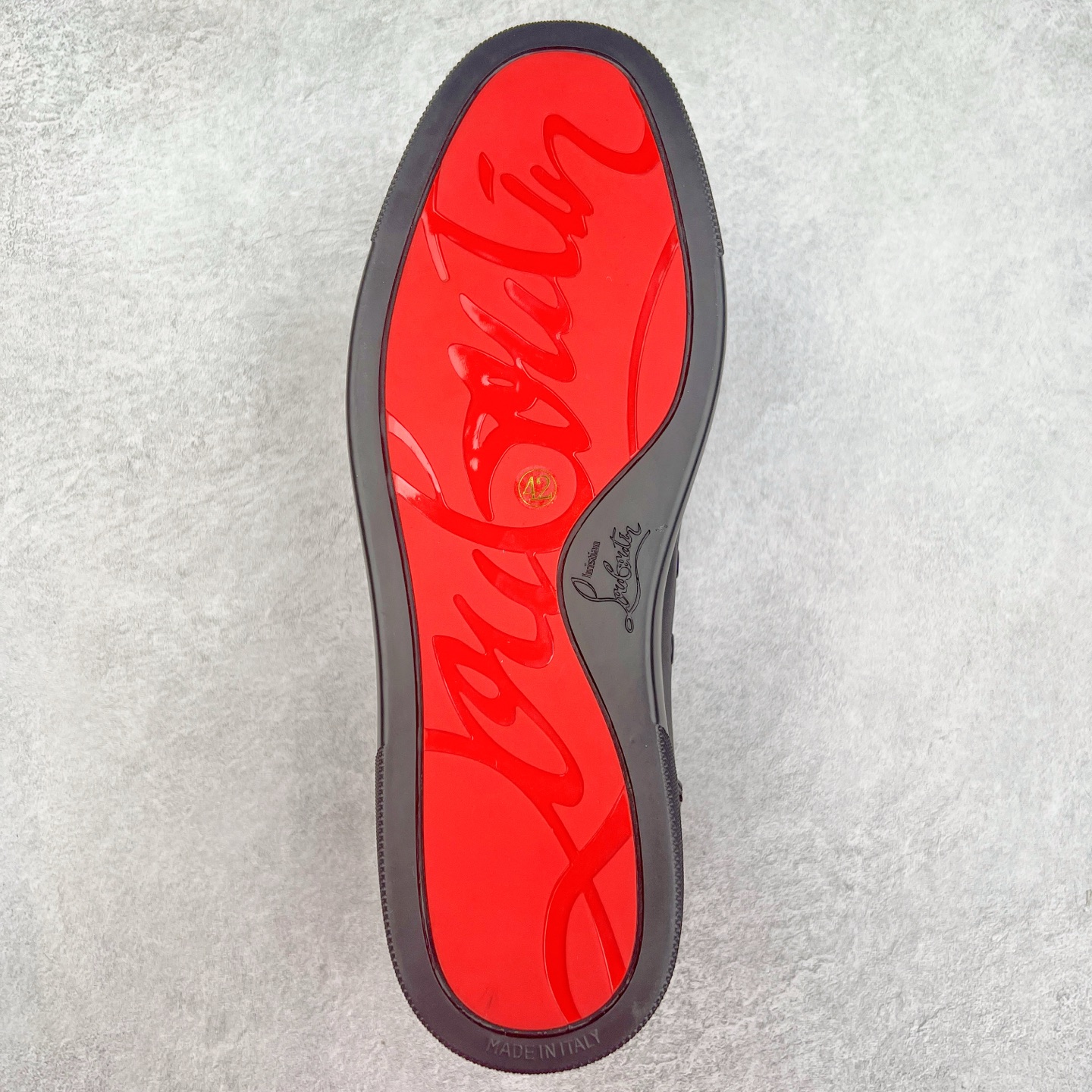 图片[9]-＃GD广顶 CL路铂廷 Louis Junior Spikes 圆头系带 低帮 时尚板鞋 宇宙的尽头是经典 CL红底鞋铆钉男款经典小白鞋毛刺 低调的黑白风 效果夺目，耀眼吸睛 LOUIS JUNIOR 男士铆钉运动鞋，呼应80年代永恒经典的低帮网球鞋风格，展现现代时尚新意 鞋身采用麂皮制成，本季品牌经典尖刺铆钉元素盛装亮相，以纯白铆钉铺满鞋头，每颗尖刺铆钉都需特定工艺制作而成，低调奢华 不浮夸！！ 尺码：40 41 42 43 44 45 46-选品中心