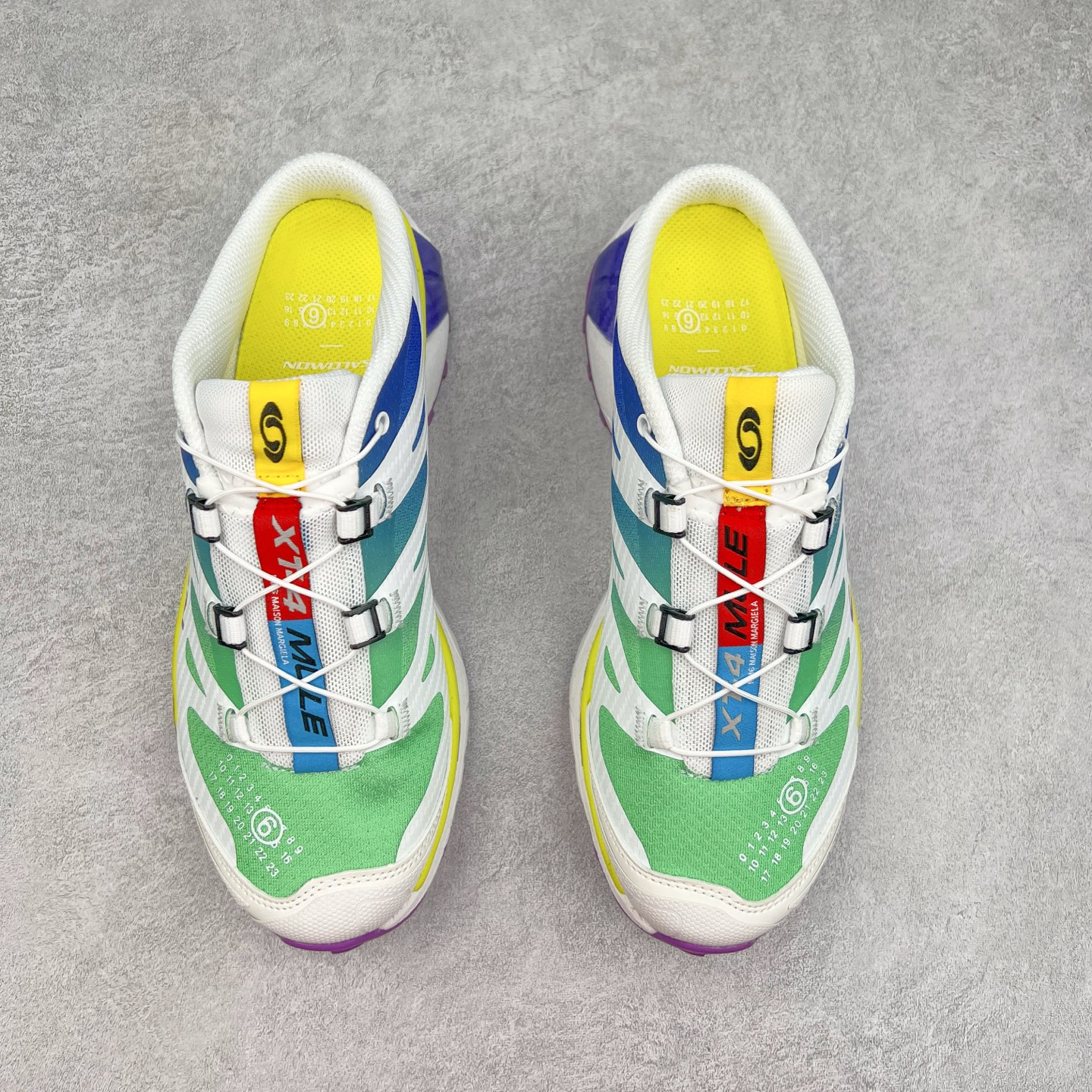 图片[2]-＃GD Salomon XT-4 OG Advanced 萨洛蒙系列低帮城市越野机能透气休闲运动鞋 鞋舌处附有迷你网眼袋收纳鞋绳以及下方的多色 Logo 标签 接着搭载奶油色 ACS 技术中底以及金色 TPU 塑料部件提升鞋款耐用性 中底与鞋面之间饰有海蓝色条状细节有效增添鞋款层次 最后应用黑色 Contragrip Chevron 外底完成鞋款设计 这次配色颇为高调 两款配色均以绚丽的渐变设计呈现 一款以粉紫渐变主打 另一款以黄绿渐变呈现 视觉效果相当吸睛 鞋面的使用玻璃纤维覆盖物加固 并通过细绳扣系带系统进行锁定 Salomon 的品牌logo 出现在脚后跟和前掌部位 中底虽然偏薄 但非常耐用 与模压塑料ACS 框架以及致密AC2 Muscle 鞋底单元结合 能够提供出色的支撑力和缓冲性 尺码：36 36.5 37.5 38 38.5 39 40 40.5 41 42 42.5 43 44 44.5 45-选品中心