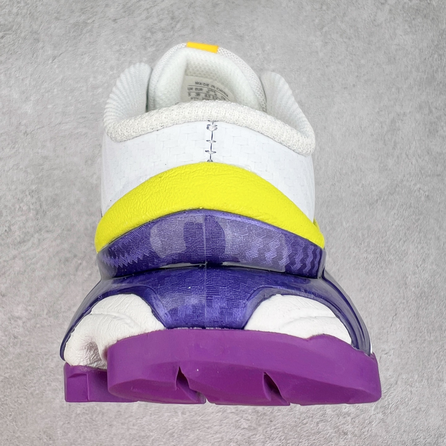 图片[8]-＃GD Salomon XT-4 OG Advanced 萨洛蒙系列低帮城市越野机能透气休闲运动鞋 鞋舌处附有迷你网眼袋收纳鞋绳以及下方的多色 Logo 标签 接着搭载奶油色 ACS 技术中底以及金色 TPU 塑料部件提升鞋款耐用性 中底与鞋面之间饰有海蓝色条状细节有效增添鞋款层次 最后应用黑色 Contragrip Chevron 外底完成鞋款设计 这次配色颇为高调 两款配色均以绚丽的渐变设计呈现 一款以粉紫渐变主打 另一款以黄绿渐变呈现 视觉效果相当吸睛 鞋面的使用玻璃纤维覆盖物加固 并通过细绳扣系带系统进行锁定 Salomon 的品牌logo 出现在脚后跟和前掌部位 中底虽然偏薄 但非常耐用 与模压塑料ACS 框架以及致密AC2 Muscle 鞋底单元结合 能够提供出色的支撑力和缓冲性 尺码：36 36.5 37.5 38 38.5 39 40 40.5 41 42 42.5 43 44 44.5 45-选品中心