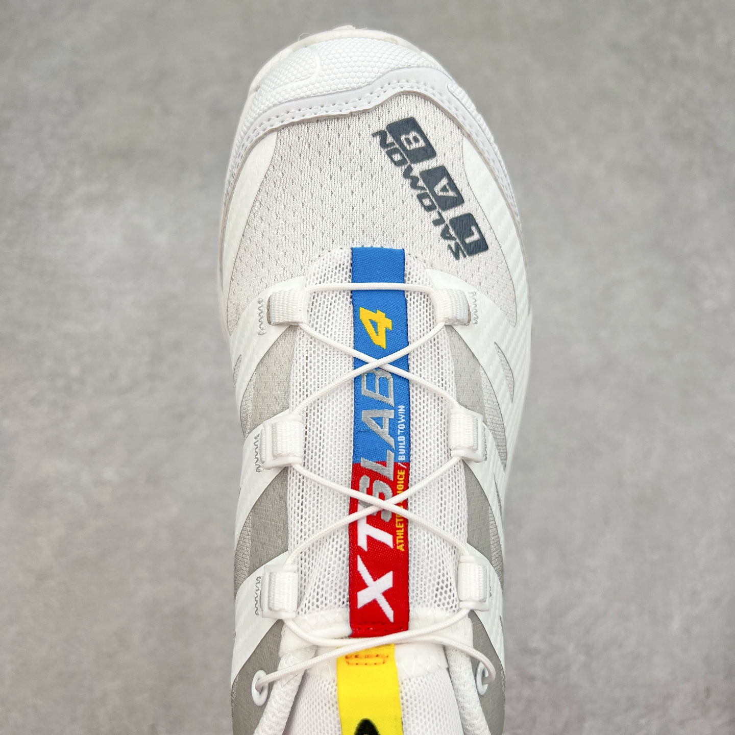 图片[4]-＃GD Salomon XT-4 OG Advanced 萨洛蒙系列低帮城市越野机能透气休闲运动鞋 鞋舌处附有迷你网眼袋收纳鞋绳以及下方的多色 Logo 标签 接着搭载奶油色 ACS 技术中底以及金色 TPU 塑料部件提升鞋款耐用性 中底与鞋面之间饰有海蓝色条状细节有效增添鞋款层次 最后应用黑色 Contragrip Chevron 外底完成鞋款设计 这次配色颇为高调 两款配色均以绚丽的渐变设计呈现 一款以粉紫渐变主打 另一款以黄绿渐变呈现 视觉效果相当吸睛 鞋面的使用玻璃纤维覆盖物加固 并通过细绳扣系带系统进行锁定 Salomon 的品牌logo 出现在脚后跟和前掌部位 中底虽然偏薄 但非常耐用 与模压塑料ACS 框架以及致密AC2 Muscle 鞋底单元结合 能够提供出色的支撑力和缓冲性 尺码：36 36.5 37.5 38 38.5 39 40 40.5 41 42 42.5 43 44 44.5 45-选品中心