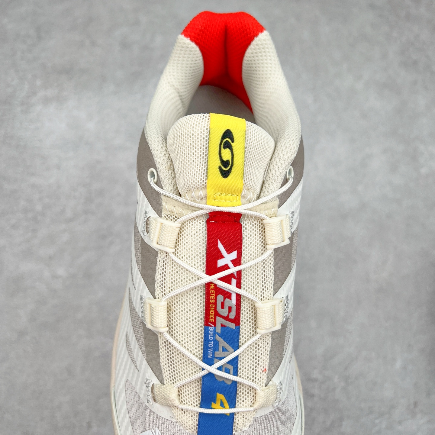 图片[5]-＃GD Salomon XT-4 OG Advanced 萨洛蒙系列低帮城市越野机能透气休闲运动鞋 鞋舌处附有迷你网眼袋收纳鞋绳以及下方的多色 Logo 标签 接着搭载奶油色 ACS 技术中底以及金色 TPU 塑料部件提升鞋款耐用性 中底与鞋面之间饰有海蓝色条状细节有效增添鞋款层次 最后应用黑色 Contragrip Chevron 外底完成鞋款设计 这次配色颇为高调 两款配色均以绚丽的渐变设计呈现 一款以粉紫渐变主打 另一款以黄绿渐变呈现 视觉效果相当吸睛 鞋面的使用玻璃纤维覆盖物加固 并通过细绳扣系带系统进行锁定 Salomon 的品牌logo 出现在脚后跟和前掌部位 中底虽然偏薄 但非常耐用 与模压塑料ACS 框架以及致密AC2 Muscle 鞋底单元结合 能够提供出色的支撑力和缓冲性 尺码：36 36.5 37.5 38 38.5 39 40 40.5 41 42 42.5 43 44 44.5 45-选品中心