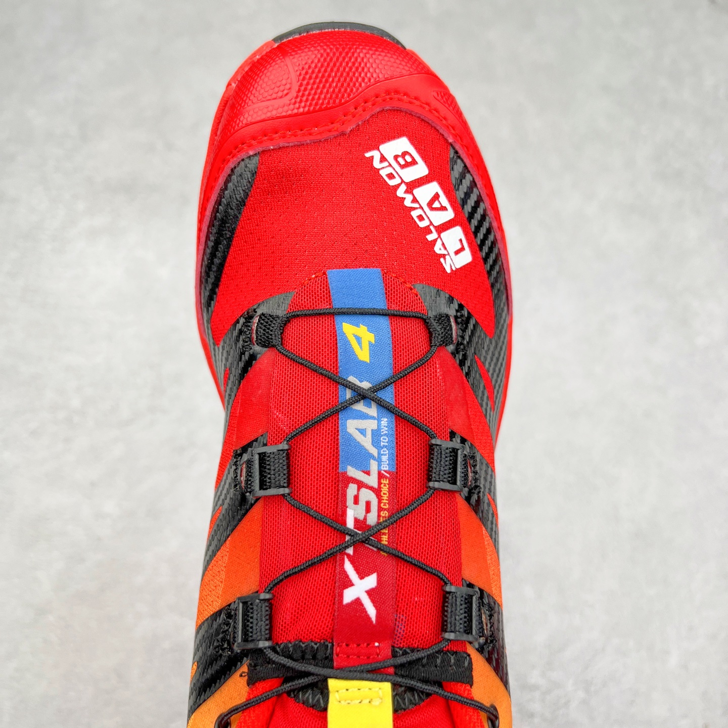 图片[4]-＃GD Salomon XT-4 OG Advanced 萨洛蒙系列低帮城市越野机能透气休闲运动鞋 鞋舌处附有迷你网眼袋收纳鞋绳以及下方的多色 Logo 标签 接着搭载奶油色 ACS 技术中底以及金色 TPU 塑料部件提升鞋款耐用性 中底与鞋面之间饰有海蓝色条状细节有效增添鞋款层次 最后应用黑色 Contragrip Chevron 外底完成鞋款设计 这次配色颇为高调 两款配色均以绚丽的渐变设计呈现 一款以粉紫渐变主打 另一款以黄绿渐变呈现 视觉效果相当吸睛 鞋面的使用玻璃纤维覆盖物加固 并通过细绳扣系带系统进行锁定 Salomon 的品牌logo 出现在脚后跟和前掌部位 中底虽然偏薄 但非常耐用 与模压塑料ACS 框架以及致密AC2 Muscle 鞋底单元结合 能够提供出色的支撑力和缓冲性 尺码：36 36.5 37.5 38 38.5 39 40 40.5 41 42 42.5 43 44 44.5 45-选品中心