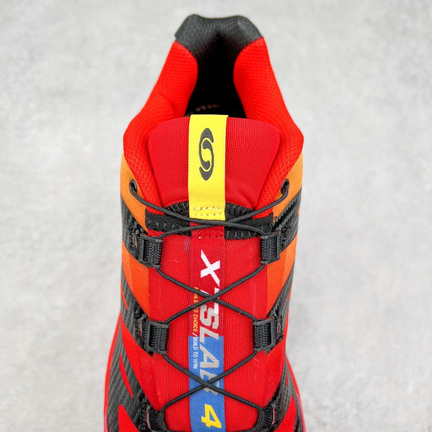 图片[5]-＃GD Salomon XT-4 OG Advanced 萨洛蒙系列低帮城市越野机能透气休闲运动鞋 鞋舌处附有迷你网眼袋收纳鞋绳以及下方的多色 Logo 标签 接着搭载奶油色 ACS 技术中底以及金色 TPU 塑料部件提升鞋款耐用性 中底与鞋面之间饰有海蓝色条状细节有效增添鞋款层次 最后应用黑色 Contragrip Chevron 外底完成鞋款设计 这次配色颇为高调 两款配色均以绚丽的渐变设计呈现 一款以粉紫渐变主打 另一款以黄绿渐变呈现 视觉效果相当吸睛 鞋面的使用玻璃纤维覆盖物加固 并通过细绳扣系带系统进行锁定 Salomon 的品牌logo 出现在脚后跟和前掌部位 中底虽然偏薄 但非常耐用 与模压塑料ACS 框架以及致密AC2 Muscle 鞋底单元结合 能够提供出色的支撑力和缓冲性 尺码：36 36.5 37.5 38 38.5 39 40 40.5 41 42 42.5 43 44 44.5 45-选品中心