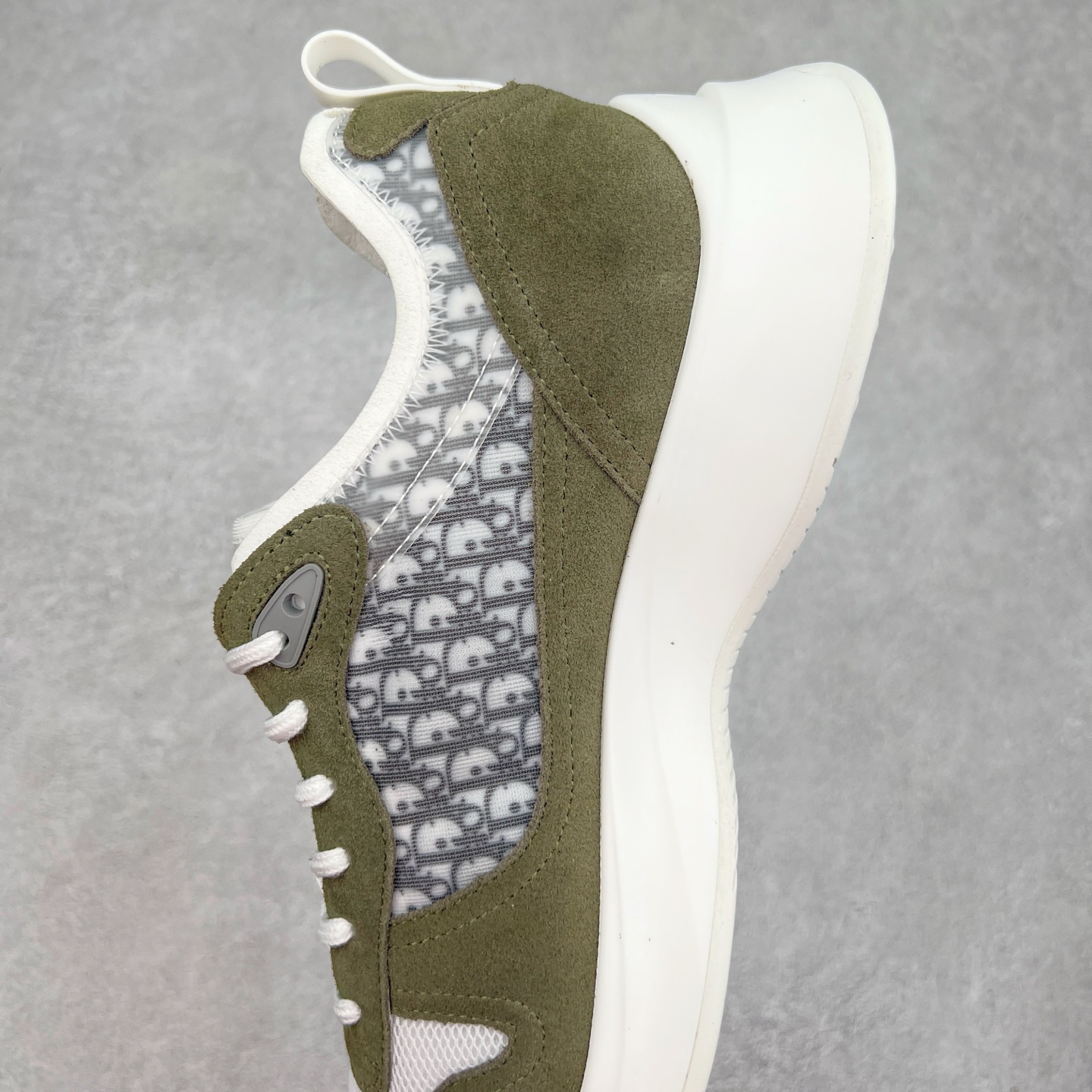 图片[7]-＃GD广顶 DIOR迪奥 B25 Runner 织物系带防滑低帮生活休闲鞋 结合运动版型与 Dior 优雅的经典标识。采用迪奥灰和白色光滑牛皮革精心制作，饰以经典的米色和黑色 Oblique 印花提升格调。搭配白色纹理橡胶鞋底，可为各式休闲造型增添经典气质，更显精致 配送专柜精美包装，面料采用原版定制牛皮+Oblique 印花布 定制进口超细纤维 增高3.5CM 尺码：40 41 42 43 44 45 46-选品中心