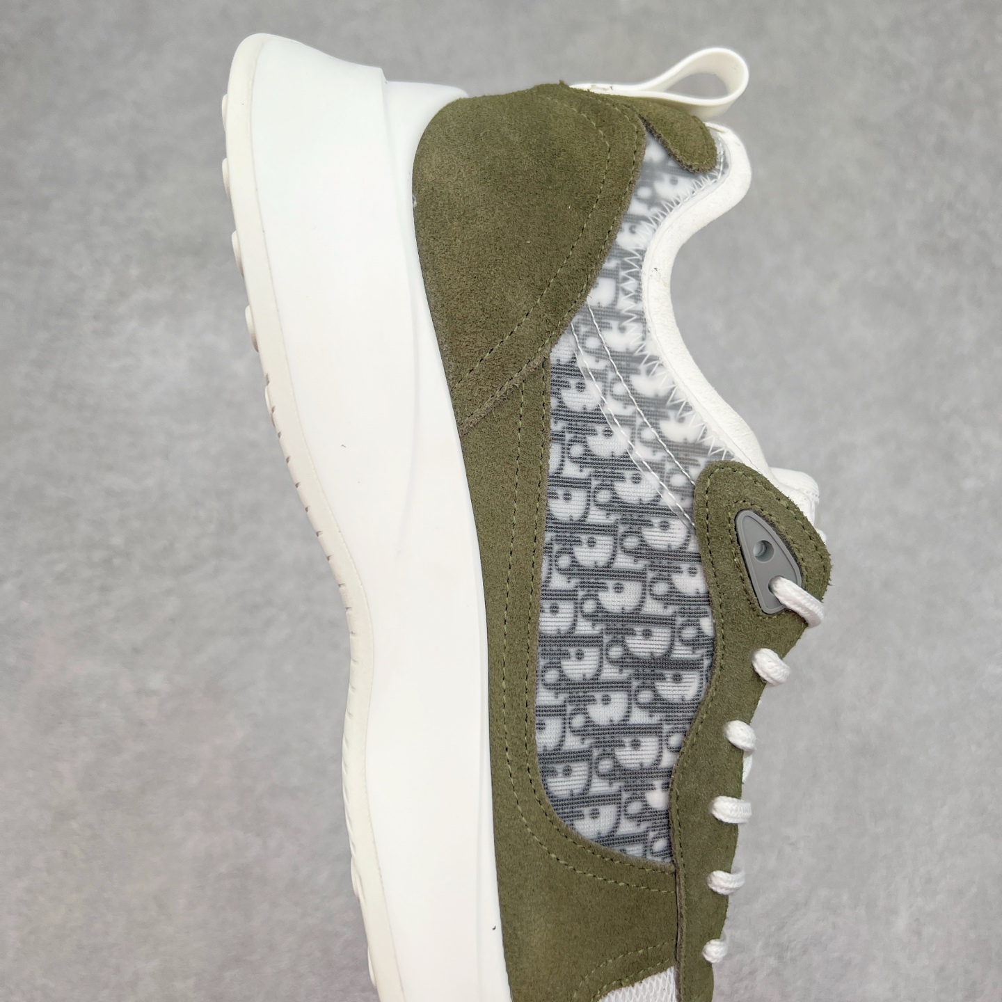 图片[6]-＃GD广顶 DIOR迪奥 B25 Runner 织物系带防滑低帮生活休闲鞋 结合运动版型与 Dior 优雅的经典标识。采用迪奥灰和白色光滑牛皮革精心制作，饰以经典的米色和黑色 Oblique 印花提升格调。搭配白色纹理橡胶鞋底，可为各式休闲造型增添经典气质，更显精致 配送专柜精美包装，面料采用原版定制牛皮+Oblique 印花布 定制进口超细纤维 增高3.5CM 尺码：40 41 42 43 44 45 46-选品中心