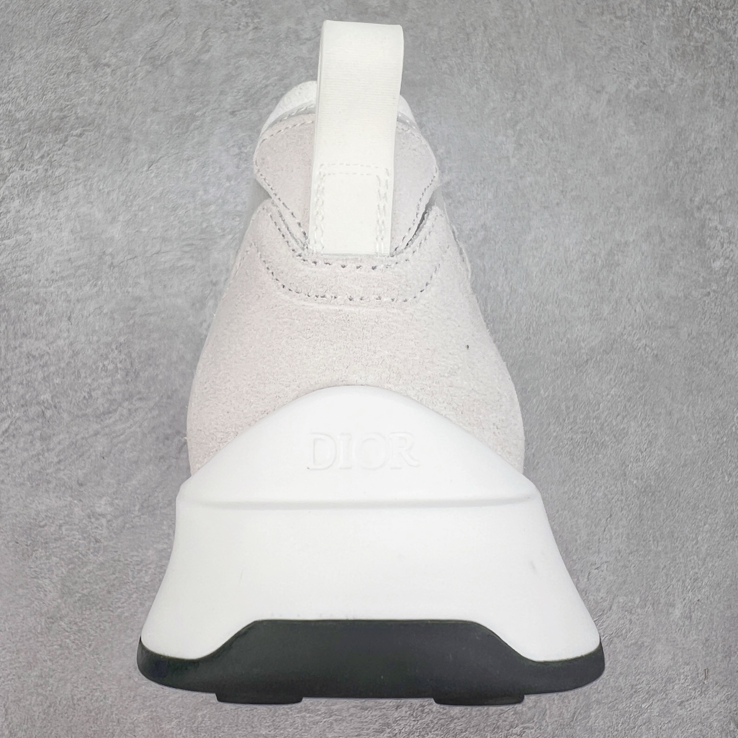 图片[8]-＃GD广顶 DIOR迪奥 B25 Runner 织物系带防滑低帮生活休闲鞋 结合运动版型与 Dior 优雅的经典标识。采用迪奥灰和白色光滑牛皮革精心制作，饰以经典的米色和黑色 Oblique 印花提升格调。搭配白色纹理橡胶鞋底，可为各式休闲造型增添经典气质，更显精致 配送专柜精美包装，面料采用原版定制牛皮+Oblique 印花布 定制进口超细纤维 增高3.5CM 尺码：40 41 42 43 44 45 46-选品中心