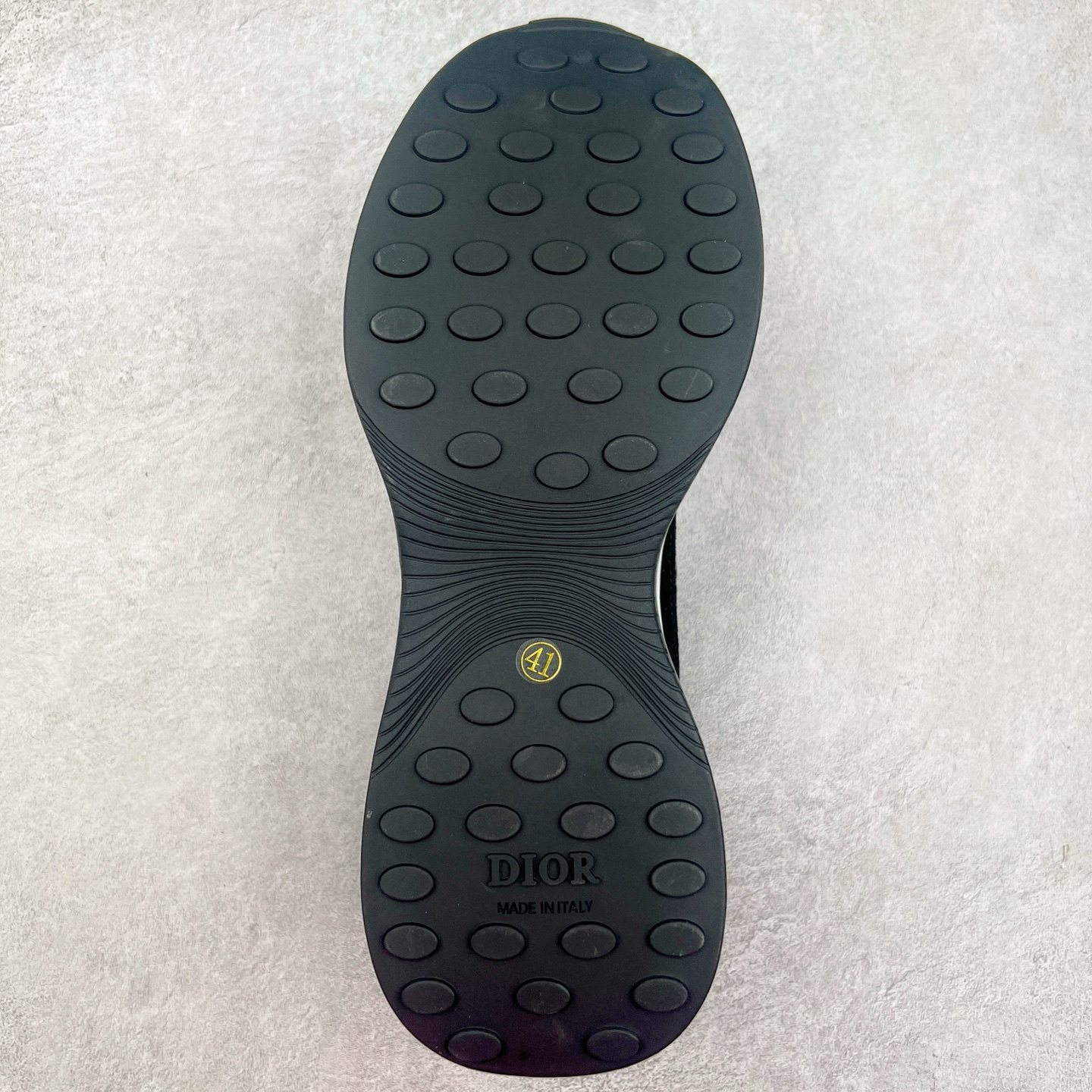 图片[9]-＃GD广顶 DIOR迪奥 B25 Runner 织物系带防滑低帮生活休闲鞋 结合运动版型与 Dior 优雅的经典标识。采用迪奥灰和白色光滑牛皮革精心制作，饰以经典的米色和黑色 Oblique 印花提升格调。搭配白色纹理橡胶鞋底，可为各式休闲造型增添经典气质，更显精致 配送专柜精美包装，面料采用原版定制牛皮+Oblique 印花布 定制进口超细纤维 增高3.5CM 尺码：40 41 42 43 44 45 46-选品中心