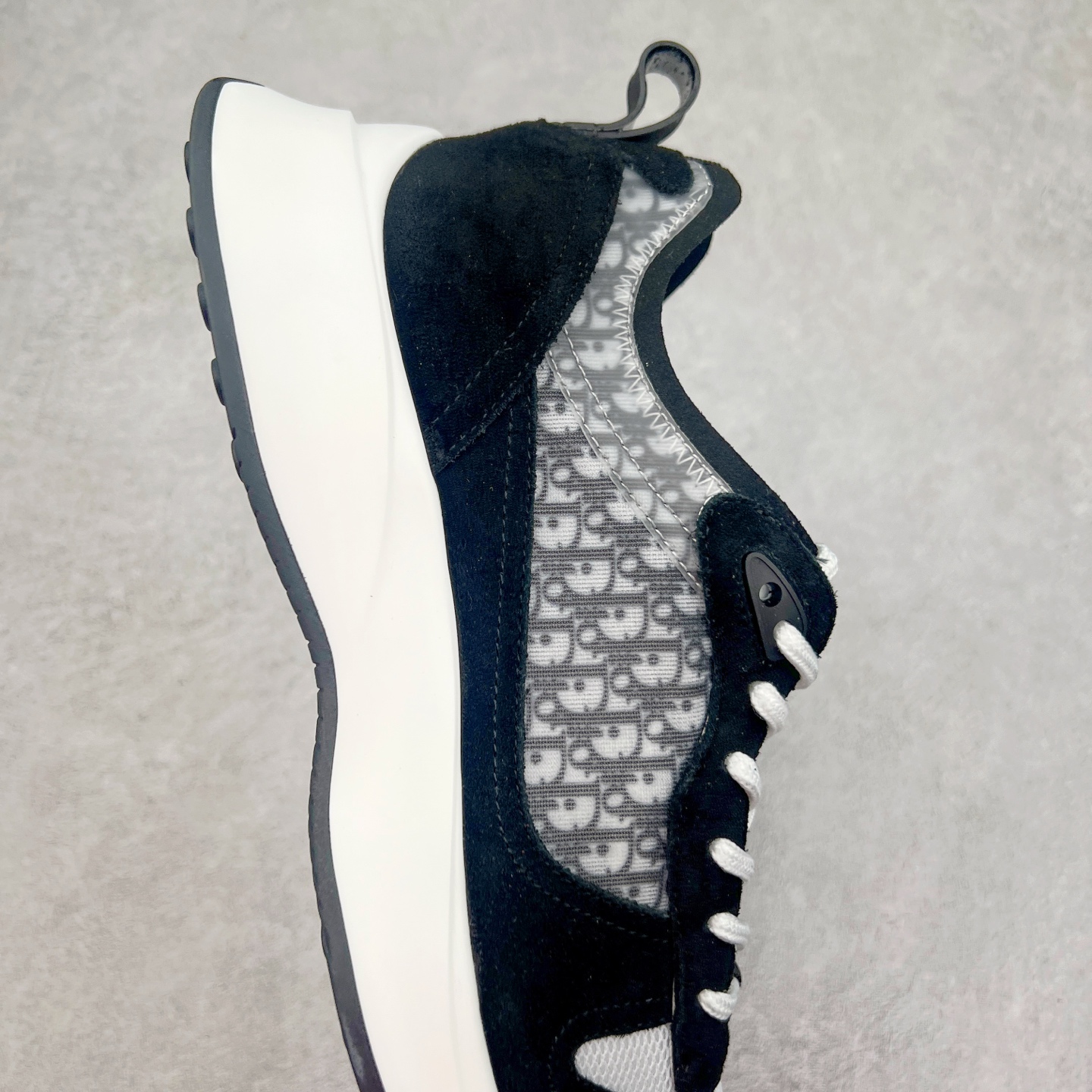 图片[6]-＃GD广顶 DIOR迪奥 B25 Runner 织物系带防滑低帮生活休闲鞋 结合运动版型与 Dior 优雅的经典标识。采用迪奥灰和白色光滑牛皮革精心制作，饰以经典的米色和黑色 Oblique 印花提升格调。搭配白色纹理橡胶鞋底，可为各式休闲造型增添经典气质，更显精致 配送专柜精美包装，面料采用原版定制牛皮+Oblique 印花布 定制进口超细纤维 增高3.5CM 尺码：40 41 42 43 44 45 46-选品中心