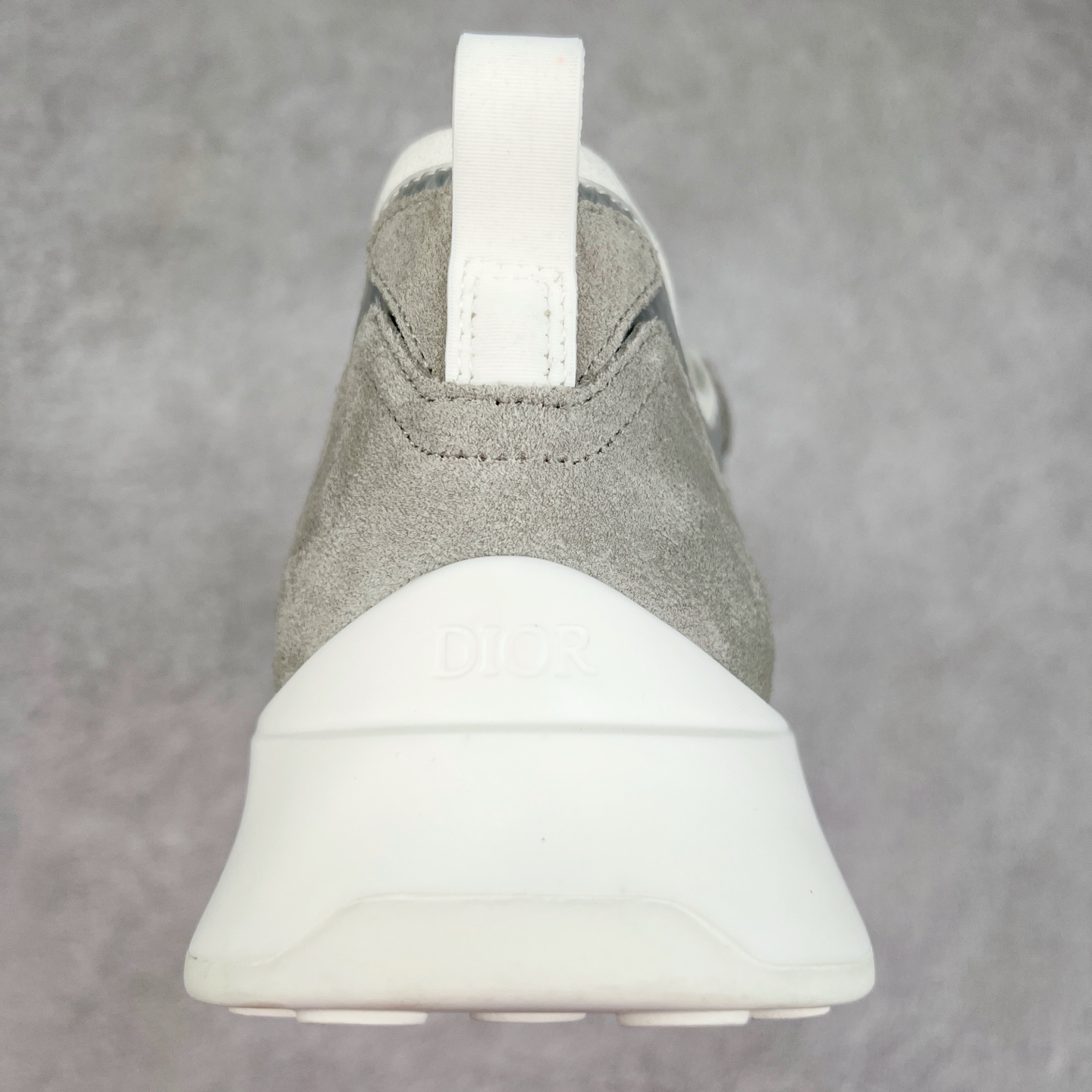 图片[8]-＃GD广顶 DIOR迪奥 B25 Runner 织物系带防滑低帮生活休闲鞋 结合运动版型与 Dior 优雅的经典标识。采用迪奥灰和白色光滑牛皮革精心制作，饰以经典的米色和黑色 Oblique 印花提升格调。搭配白色纹理橡胶鞋底，可为各式休闲造型增添经典气质，更显精致 配送专柜精美包装，面料采用原版定制牛皮+Oblique 印花布 定制进口超细纤维 增高3.5CM 尺码：40 41 42 43 44 45 46-选品中心