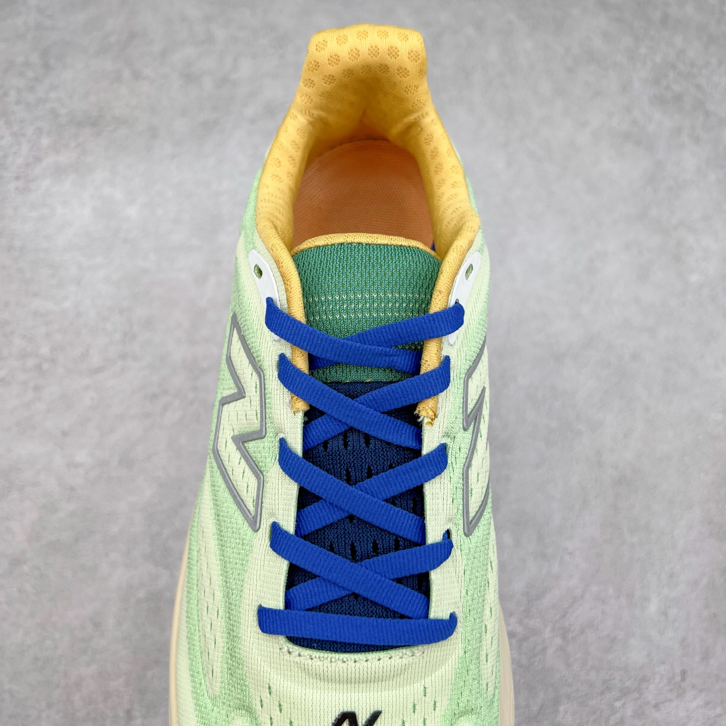 图片[5]-New Balance Fresh Foam X Trail More v3 新百伦NB莫尔V3系列低帮轻量化厚底户外越野休闲运动慢跑鞋 MTMORNGR 无论是越野训练跑还是享受自然美景 New Balance Fresh Foam X Trail More v3 都能确保双脚凉爽舒适 获得缓震支撑 这款越野跑鞋採用透气的合成/网眼鞋面 加上双层 Fresh Foam X 中底实现绝佳舒适著感 搭载鞋头防护科技与 All Terrain 系列最厚鞋底 可防止碎石跑入鞋内 让你尽情探索不受限 尺码：36 37 37.5 38 38.5 39.5 40 40.5 41.5 42 42.5 43 44 44.5 45-选品中心