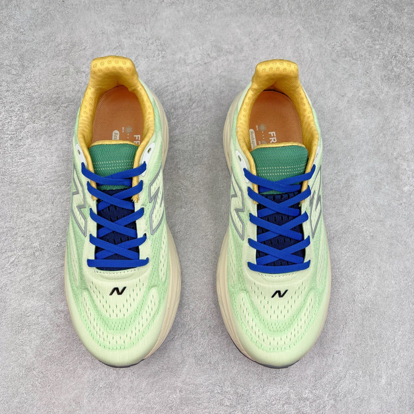 图片[2]-New Balance Fresh Foam X Trail More v3 新百伦NB莫尔V3系列低帮轻量化厚底户外越野休闲运动慢跑鞋 MTMORNGR 无论是越野训练跑还是享受自然美景 New Balance Fresh Foam X Trail More v3 都能确保双脚凉爽舒适 获得缓震支撑 这款越野跑鞋採用透气的合成/网眼鞋面 加上双层 Fresh Foam X 中底实现绝佳舒适著感 搭载鞋头防护科技与 All Terrain 系列最厚鞋底 可防止碎石跑入鞋内 让你尽情探索不受限 尺码：36 37 37.5 38 38.5 39.5 40 40.5 41.5 42 42.5 43 44 44.5 45-选品中心