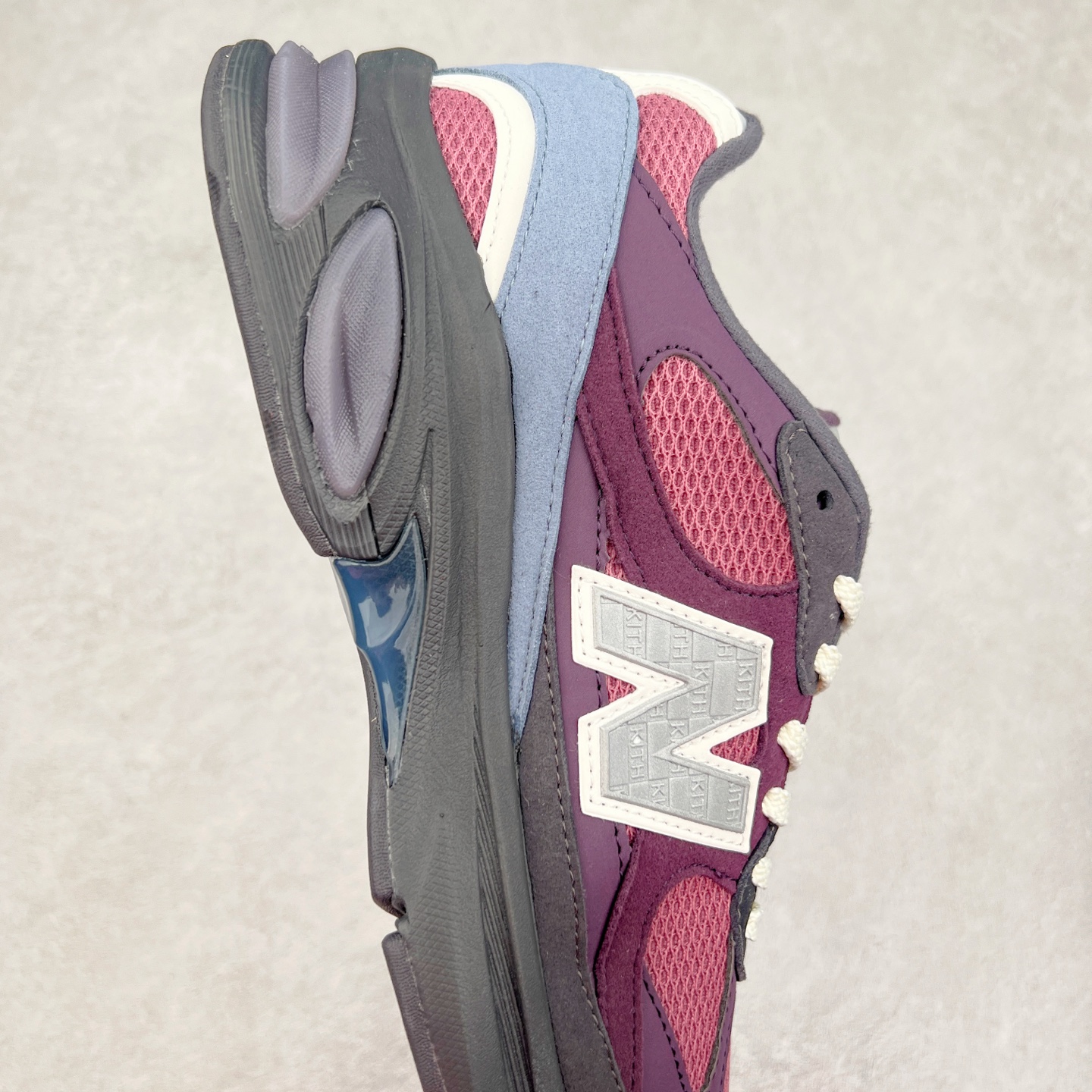 图片[6]-New Balance NB2010系列新百伦经典复古休闲运动板鞋 以ENCAP中底配以升级版 N-ERGY缓震物料 鞋面则采用特色的柔软麂皮搭以NewBalance经典的尼龙网布 低调中还原跑鞋本真 更年轻化的设计理念与材质 让新世代青年得以用全新视角体验经典鞋款的传奇魅力 货号：U2010NB13731 尺码：36 37 37.5 38 38.5 39.5 40 40.5 41.5 42 42.5 43 44-选品中心