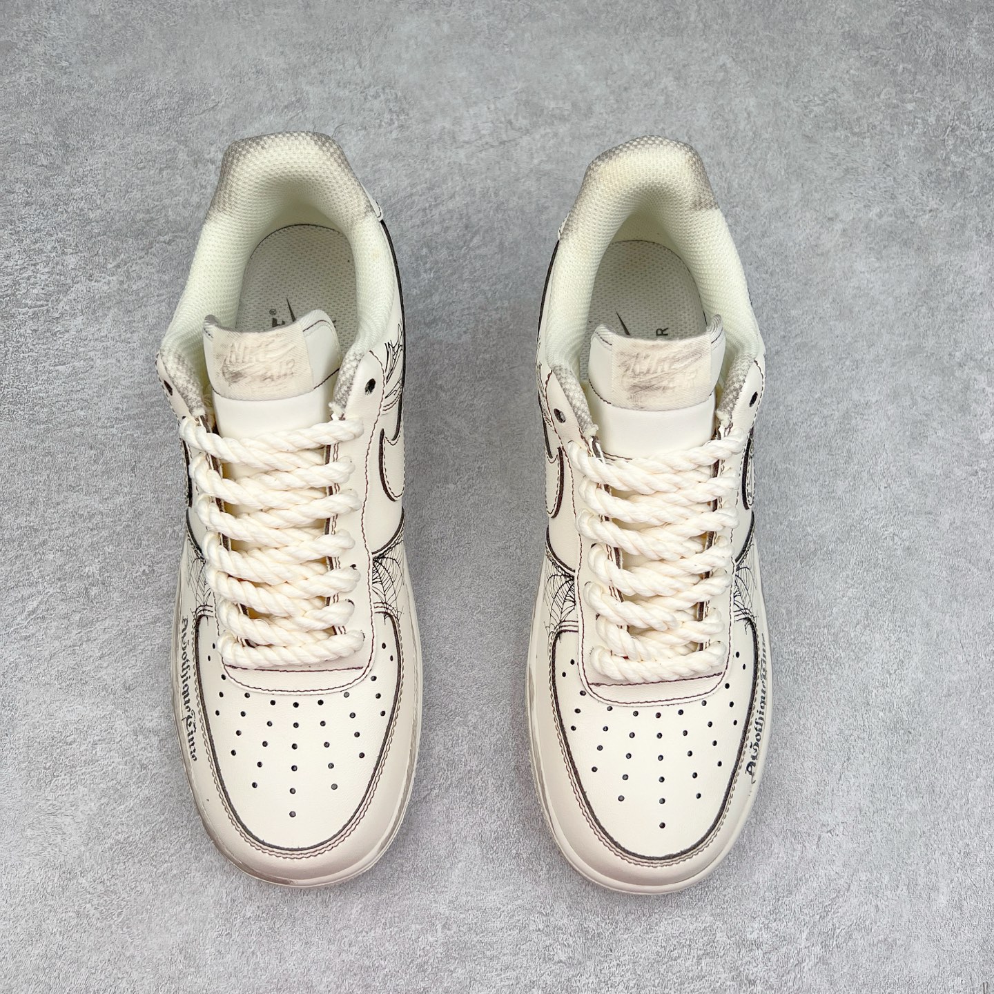 图片[2]-NK Air Force 1´07 Low 空军一号低帮百搭休闲运动板鞋 315221-333 柔软、弹性十足的缓震性能和出色的中底设计 横跨复古与现代的外型结合 造就出风靡全球 三十多年的Force 1 直到今天还深受青睐 实拍调校N版已经零色差零失真 百分百还原实物色彩所见即所得 不存在货不对板色差等低级问题 选购参考实物拍摄 不混卖不参货 只用心做好货严格选品 承诺混一赔十 尺码：36 36.5 37.5 38 38.5 39 40 40.5 41 42 42.5 43 44 44.5 45-选品中心