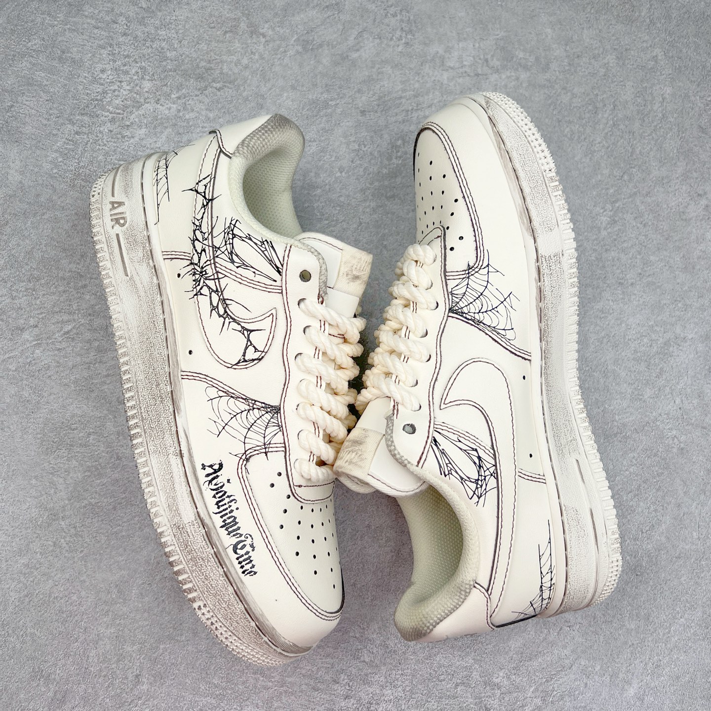 图片[3]-NK Air Force 1´07 Low 空军一号低帮百搭休闲运动板鞋 315221-333 柔软、弹性十足的缓震性能和出色的中底设计 横跨复古与现代的外型结合 造就出风靡全球 三十多年的Force 1 直到今天还深受青睐 实拍调校N版已经零色差零失真 百分百还原实物色彩所见即所得 不存在货不对板色差等低级问题 选购参考实物拍摄 不混卖不参货 只用心做好货严格选品 承诺混一赔十 尺码：36 36.5 37.5 38 38.5 39 40 40.5 41 42 42.5 43 44 44.5 45-选品中心