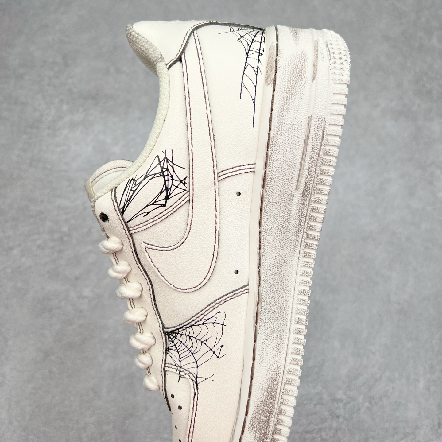 图片[7]-NK Air Force 1´07 Low 空军一号低帮百搭休闲运动板鞋 315221-333 柔软、弹性十足的缓震性能和出色的中底设计 横跨复古与现代的外型结合 造就出风靡全球 三十多年的Force 1 直到今天还深受青睐 实拍调校N版已经零色差零失真 百分百还原实物色彩所见即所得 不存在货不对板色差等低级问题 选购参考实物拍摄 不混卖不参货 只用心做好货严格选品 承诺混一赔十 尺码：36 36.5 37.5 38 38.5 39 40 40.5 41 42 42.5 43 44 44.5 45-选品中心