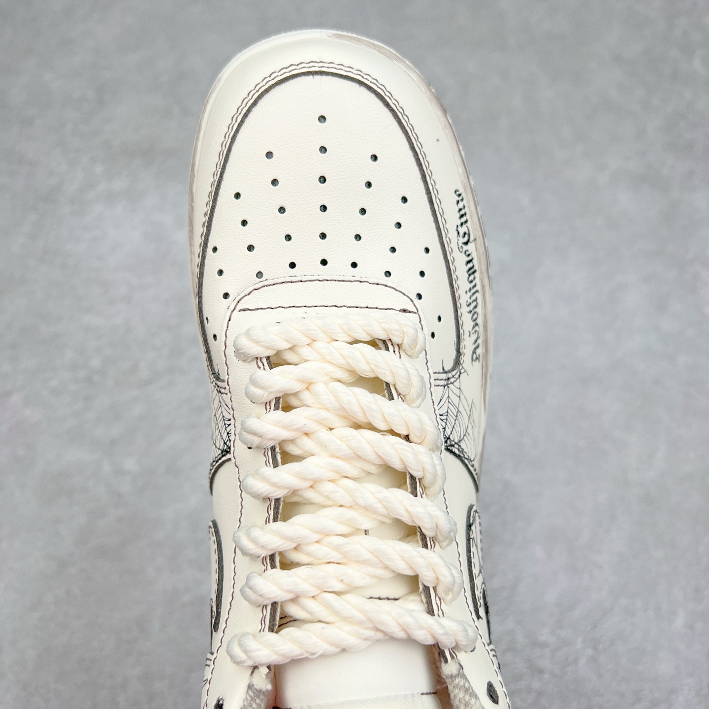 图片[4]-NK Air Force 1´07 Low 空军一号低帮百搭休闲运动板鞋 315221-333 柔软、弹性十足的缓震性能和出色的中底设计 横跨复古与现代的外型结合 造就出风靡全球 三十多年的Force 1 直到今天还深受青睐 实拍调校N版已经零色差零失真 百分百还原实物色彩所见即所得 不存在货不对板色差等低级问题 选购参考实物拍摄 不混卖不参货 只用心做好货严格选品 承诺混一赔十 尺码：36 36.5 37.5 38 38.5 39 40 40.5 41 42 42.5 43 44 44.5 45-选品中心