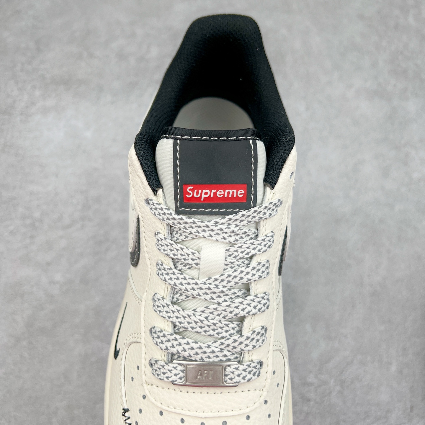 图片[5]-NK Air Force 1´07 Low 空军一号低帮百搭休闲运动板鞋 XS1958-545 柔软、弹性十足的缓震性能和出色的中底设计 横跨复古与现代的外型结合 造就出风靡全球 三十多年的Force 1 直到今天还深受青睐 实拍调校N版已经零色差零失真 百分百还原实物色彩所见即所得 不存在货不对板色差等低级问题 选购参考实物拍摄 不混卖不参货 只用心做好货严格选品 承诺混一赔十 尺码：36 36.5 37.5 38 38.5 39 40 40.5 41 42 42.5 43 44 44.5 45-选品中心