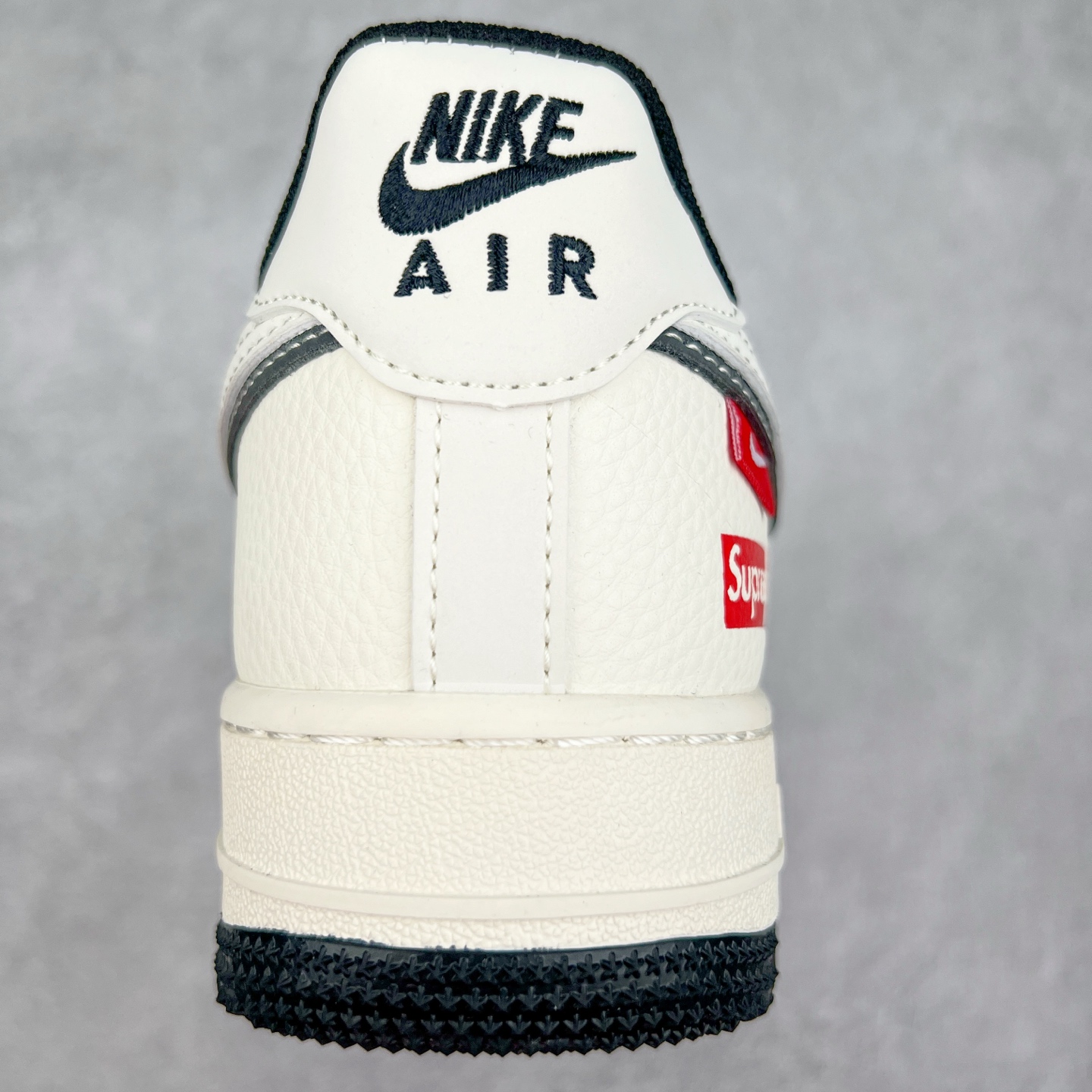 图片[8]-NK Air Force 1´07 Low 空军一号低帮百搭休闲运动板鞋 XS1958-545 柔软、弹性十足的缓震性能和出色的中底设计 横跨复古与现代的外型结合 造就出风靡全球 三十多年的Force 1 直到今天还深受青睐 实拍调校N版已经零色差零失真 百分百还原实物色彩所见即所得 不存在货不对板色差等低级问题 选购参考实物拍摄 不混卖不参货 只用心做好货严格选品 承诺混一赔十 尺码：36 36.5 37.5 38 38.5 39 40 40.5 41 42 42.5 43 44 44.5 45-选品中心