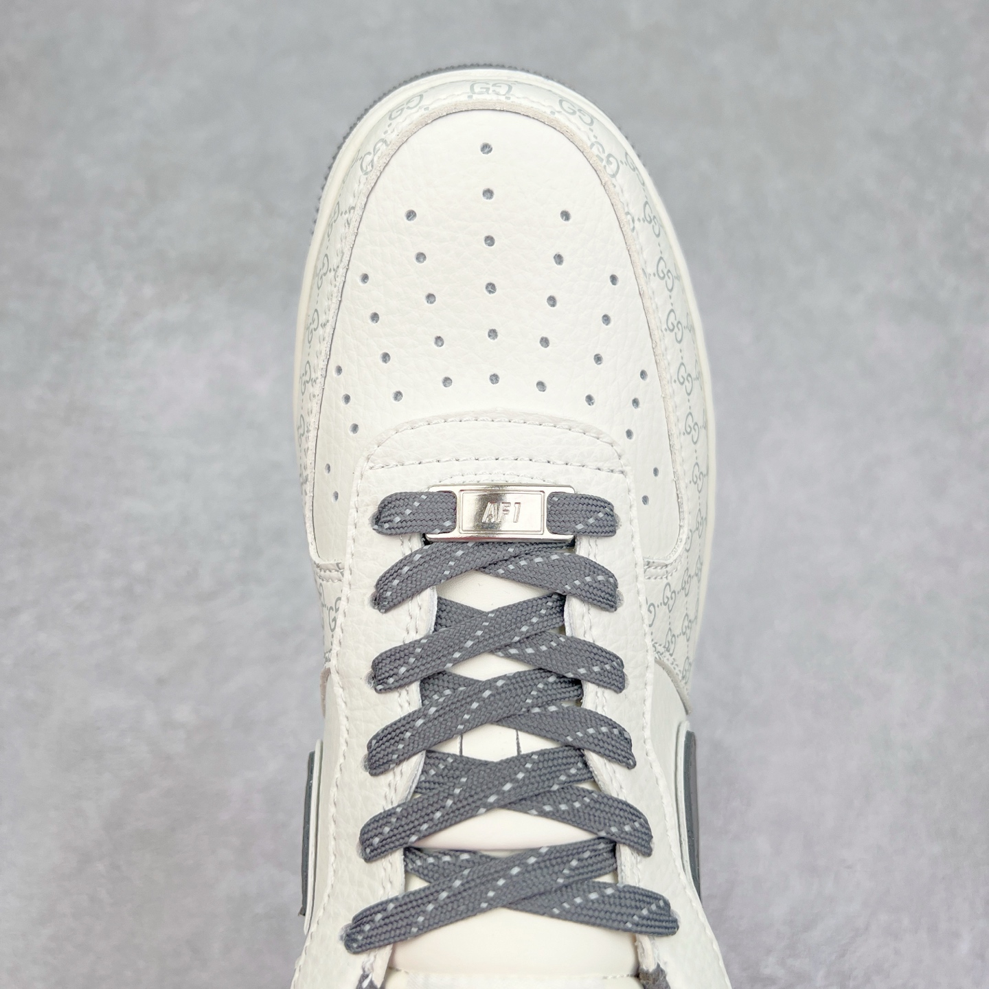 图片[4]-NK Air Force 1´07 Low 空军一号低帮百搭休闲运动板鞋 CS5288-003 柔软、弹性十足的缓震性能和出色的中底设计 横跨复古与现代的外型结合 造就出风靡全球 三十多年的Force 1 直到今天还深受青睐 实拍调校N版已经零色差零失真 百分百还原实物色彩所见即所得 不存在货不对板色差等低级问题 选购参考实物拍摄 不混卖不参货 只用心做好货严格选品 承诺混一赔十 尺码：36 36.5 37.5 38 38.5 39 40 40.5 41 42 42.5 43 44 44.5 45-选品中心