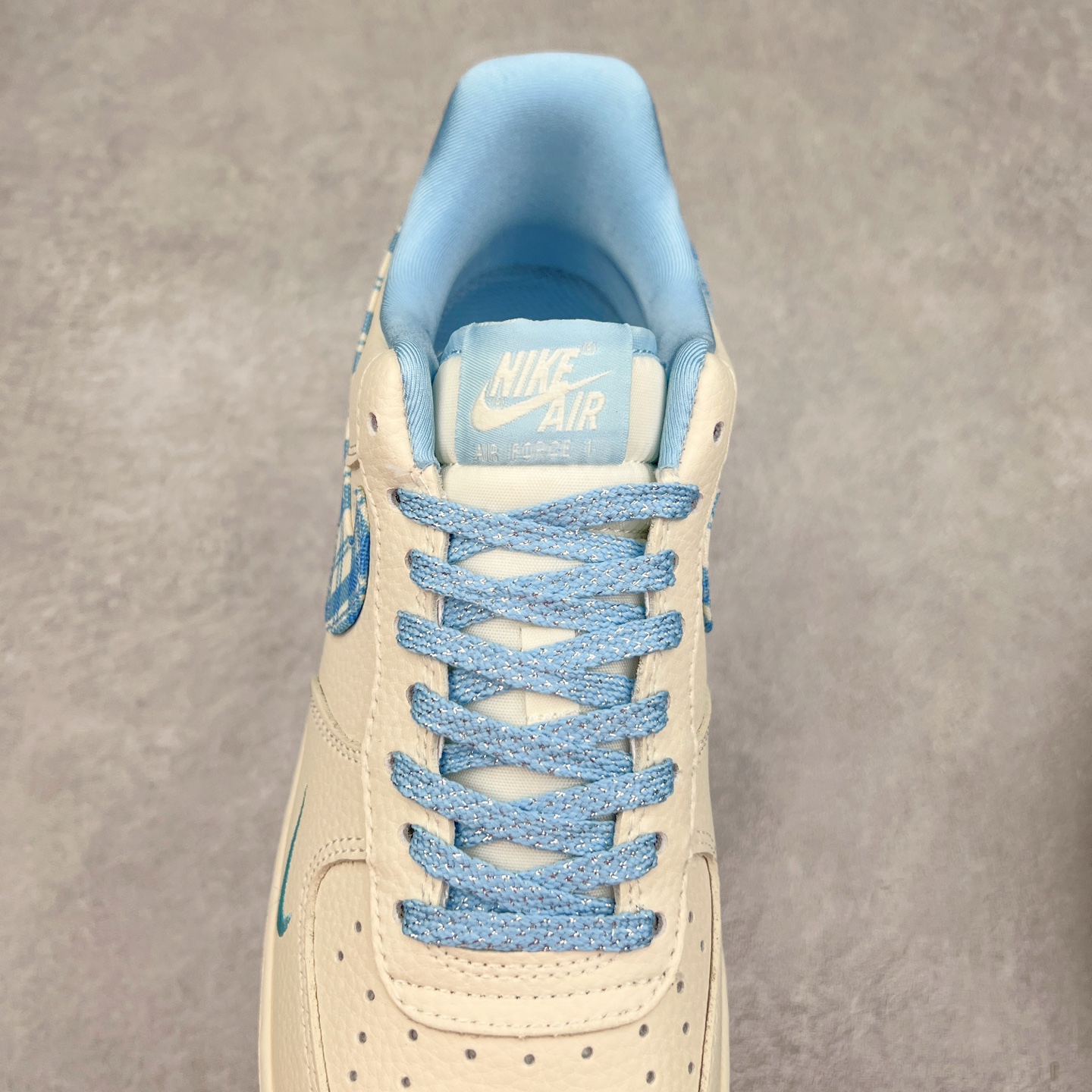 图片[5]-NK Air Force 1´07 Low 空军一号低帮百搭休闲运动板鞋 KK1988-072 柔软、弹性十足的缓震性能和出色的中底设计 横跨复古与现代的外型结合 造就出风靡全球 三十多年的Force 1 直到今天还深受青睐 实拍调校N版已经零色差零失真 百分百还原实物色彩所见即所得 不存在货不对板色差等低级问题 选购参考实物拍摄 不混卖不参货 只用心做好货严格选品 承诺混一赔十 尺码：36 36.5 37.5 38 38.5 39 40 40.5 41 42 42.5 43 44 44.5 45-选品中心