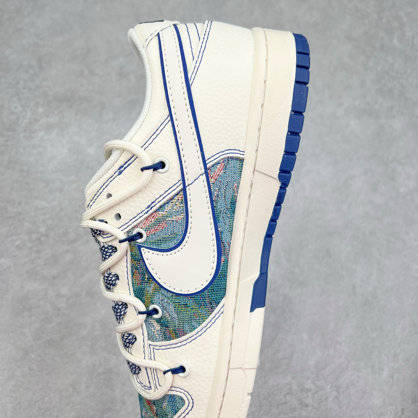 图片[7]-NK Dunk Low 定制配色 XB3802-359 大厂出品 极力推荐 原装头层材料 独家版型蒸餾加工帶來的是更好的视觉和脚感体验大厂纯原品质出货 清洁度 电绣工艺 皮料切割干净无任何毛边 细节完美 实拍调校N版已经零色差零失真 百分百还原实物色彩所见即所得 不存在货不对板色差等低级问题 选购参考实物拍摄 不混卖不参货 只用心做好货严格选品 承诺混一赔十 尺码：36 36.5 37.5 38 38.5 39 40 40.5 41 42 42.5 43 44 44.5 45-选品中心