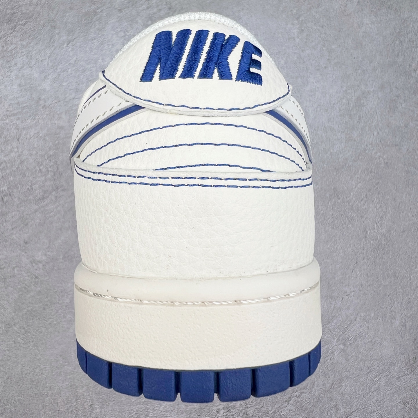 图片[8]-NK Dunk Low 定制配色 XB3802-359 大厂出品 极力推荐 原装头层材料 独家版型蒸餾加工帶來的是更好的视觉和脚感体验大厂纯原品质出货 清洁度 电绣工艺 皮料切割干净无任何毛边 细节完美 实拍调校N版已经零色差零失真 百分百还原实物色彩所见即所得 不存在货不对板色差等低级问题 选购参考实物拍摄 不混卖不参货 只用心做好货严格选品 承诺混一赔十 尺码：36 36.5 37.5 38 38.5 39 40 40.5 41 42 42.5 43 44 44.5 45-选品中心