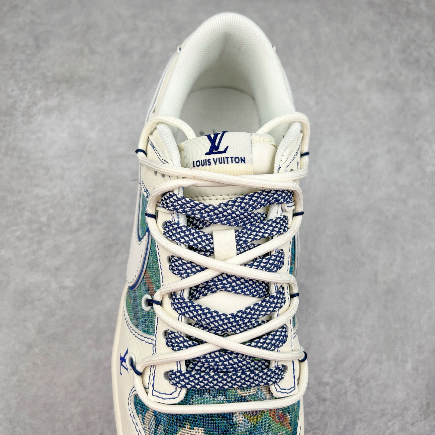 图片[5]-NK Dunk Low 定制配色 XB3802-359 大厂出品 极力推荐 原装头层材料 独家版型蒸餾加工帶來的是更好的视觉和脚感体验大厂纯原品质出货 清洁度 电绣工艺 皮料切割干净无任何毛边 细节完美 实拍调校N版已经零色差零失真 百分百还原实物色彩所见即所得 不存在货不对板色差等低级问题 选购参考实物拍摄 不混卖不参货 只用心做好货严格选品 承诺混一赔十 尺码：36 36.5 37.5 38 38.5 39 40 40.5 41 42 42.5 43 44 44.5 45-选品中心