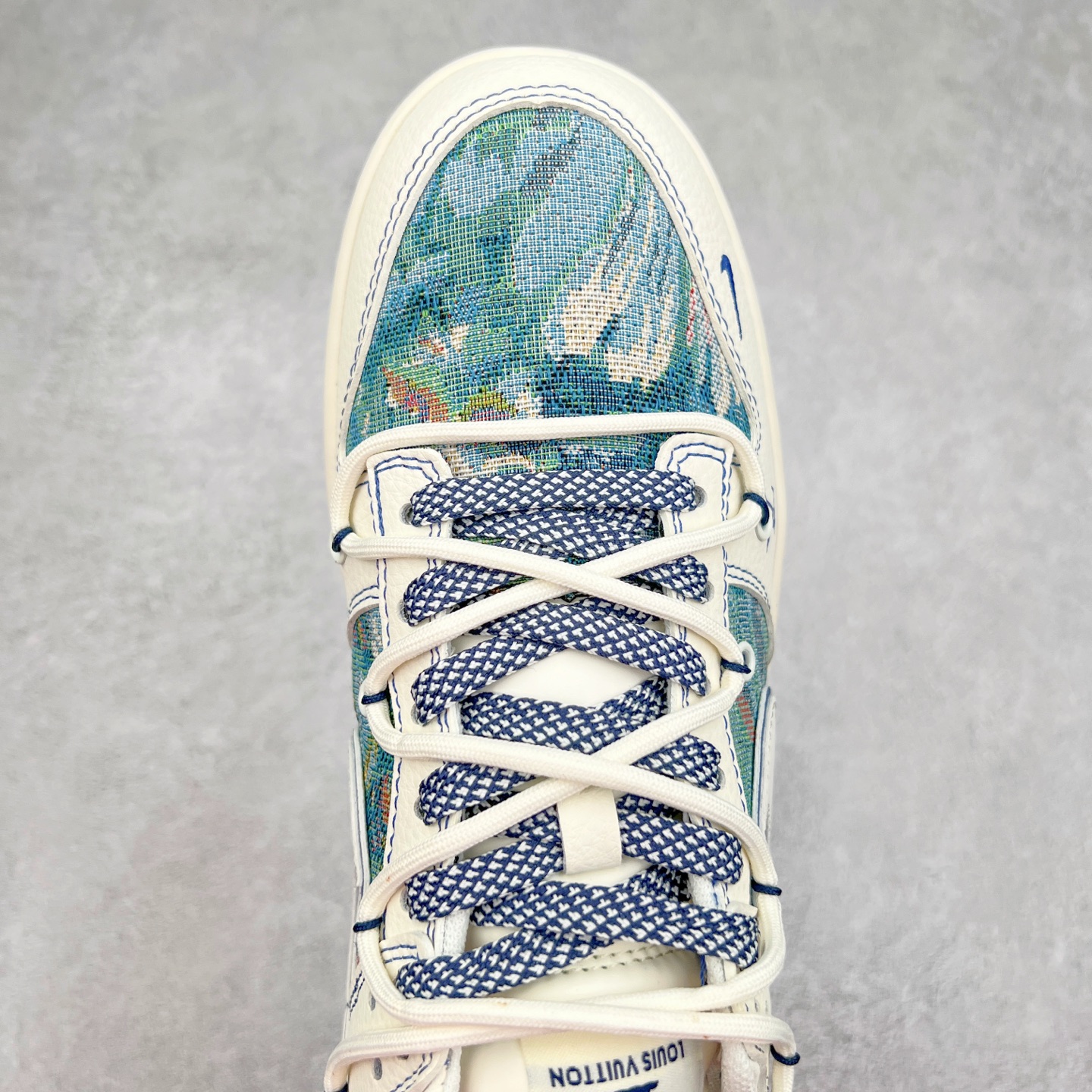 图片[4]-NK Dunk Low 定制配色 XB3802-359 大厂出品 极力推荐 原装头层材料 独家版型蒸餾加工帶來的是更好的视觉和脚感体验大厂纯原品质出货 清洁度 电绣工艺 皮料切割干净无任何毛边 细节完美 实拍调校N版已经零色差零失真 百分百还原实物色彩所见即所得 不存在货不对板色差等低级问题 选购参考实物拍摄 不混卖不参货 只用心做好货严格选品 承诺混一赔十 尺码：36 36.5 37.5 38 38.5 39 40 40.5 41 42 42.5 43 44 44.5 45-选品中心