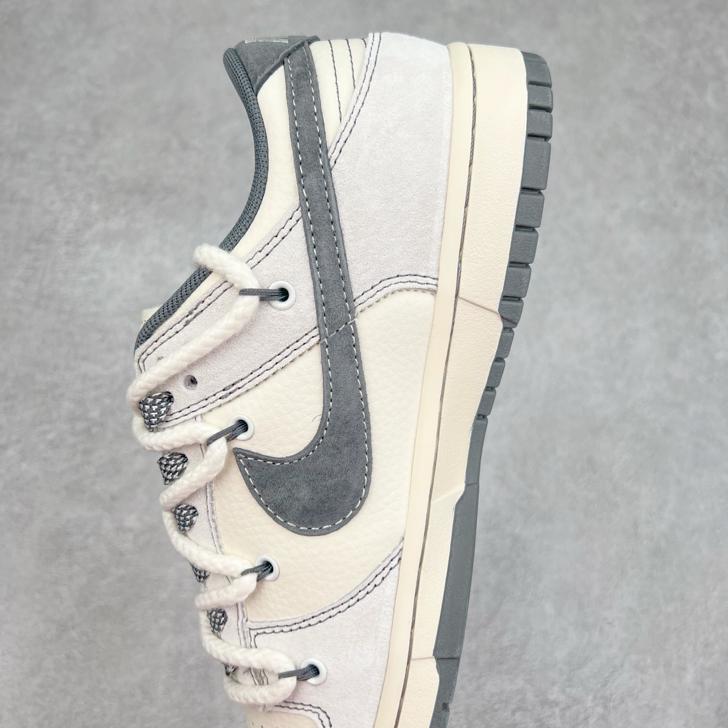 图片[7]-NK Dunk Low 定制配色 YX5066-217 大厂出品 极力推荐 原装头层材料 独家版型蒸餾加工帶來的是更好的视觉和脚感体验大厂纯原品质出货 清洁度 电绣工艺 皮料切割干净无任何毛边 细节完美 实拍调校N版已经零色差零失真 百分百还原实物色彩所见即所得 不存在货不对板色差等低级问题 选购参考实物拍摄 不混卖不参货 只用心做好货严格选品 承诺混一赔十 尺码：36 36.5 37.5 38 38.5 39 40 40.5 41 42 42.5 43 44 44.5 45-选品中心