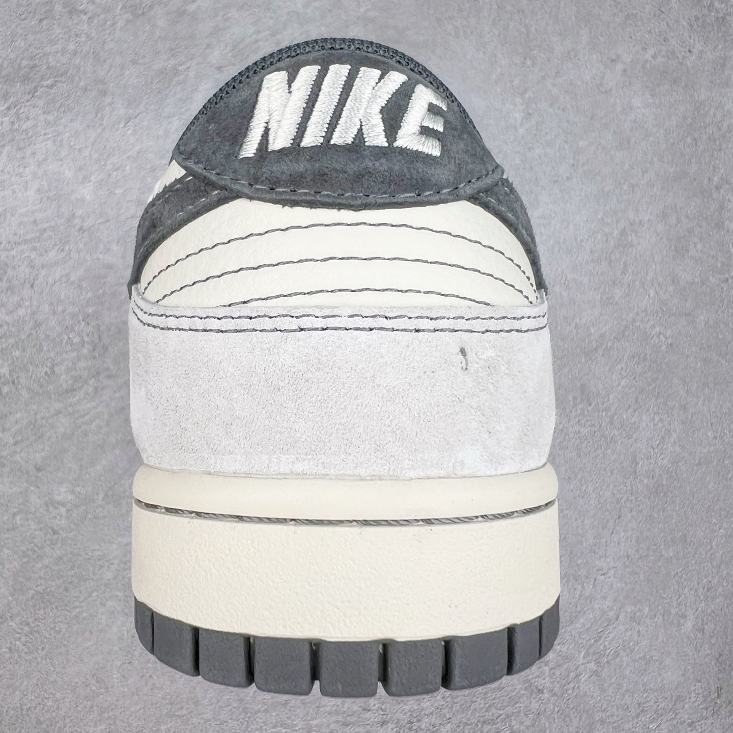 图片[8]-NK Dunk Low 定制配色 YX5066-217 大厂出品 极力推荐 原装头层材料 独家版型蒸餾加工帶來的是更好的视觉和脚感体验大厂纯原品质出货 清洁度 电绣工艺 皮料切割干净无任何毛边 细节完美 实拍调校N版已经零色差零失真 百分百还原实物色彩所见即所得 不存在货不对板色差等低级问题 选购参考实物拍摄 不混卖不参货 只用心做好货严格选品 承诺混一赔十 尺码：36 36.5 37.5 38 38.5 39 40 40.5 41 42 42.5 43 44 44.5 45-选品中心