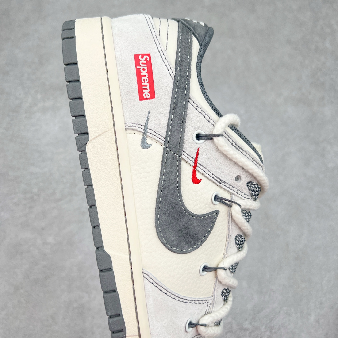 图片[6]-NK Dunk Low 定制配色 YX5066-217 大厂出品 极力推荐 原装头层材料 独家版型蒸餾加工帶來的是更好的视觉和脚感体验大厂纯原品质出货 清洁度 电绣工艺 皮料切割干净无任何毛边 细节完美 实拍调校N版已经零色差零失真 百分百还原实物色彩所见即所得 不存在货不对板色差等低级问题 选购参考实物拍摄 不混卖不参货 只用心做好货严格选品 承诺混一赔十 尺码：36 36.5 37.5 38 38.5 39 40 40.5 41 42 42.5 43 44 44.5 45-选品中心