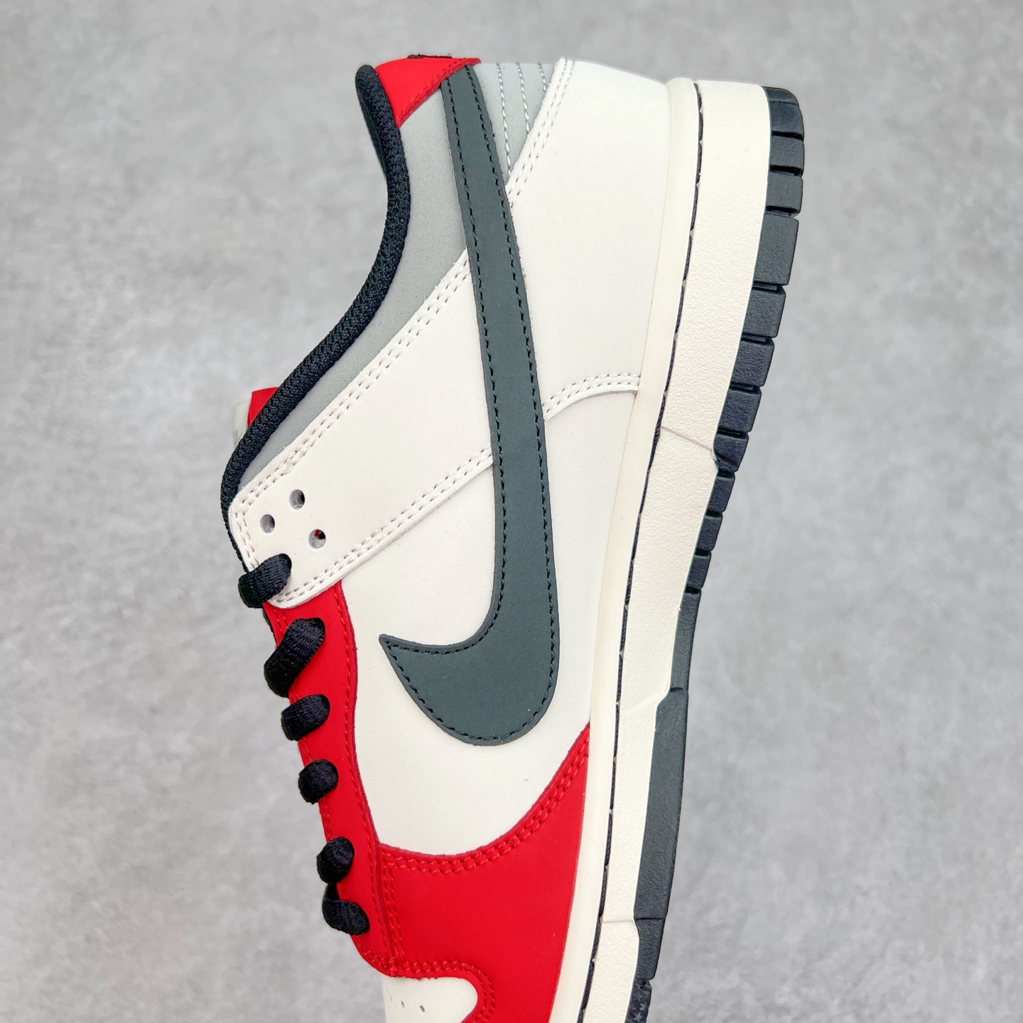 图片[7]-NK Dunk Low 定制配色 MU0232-367 大厂出品 极力推荐 原装头层材料 独家版型蒸餾加工帶來的是更好的视觉和脚感体验大厂纯原品质出货 清洁度 电绣工艺 皮料切割干净无任何毛边 细节完美 实拍调校N版已经零色差零失真 百分百还原实物色彩所见即所得 不存在货不对板色差等低级问题 选购参考实物拍摄 不混卖不参货 只用心做好货严格选品 承诺混一赔十 尺码：36 36.5 37.5 38 38.5 39 40 40.5 41 42 42.5 43 44 44.5 45-选品中心