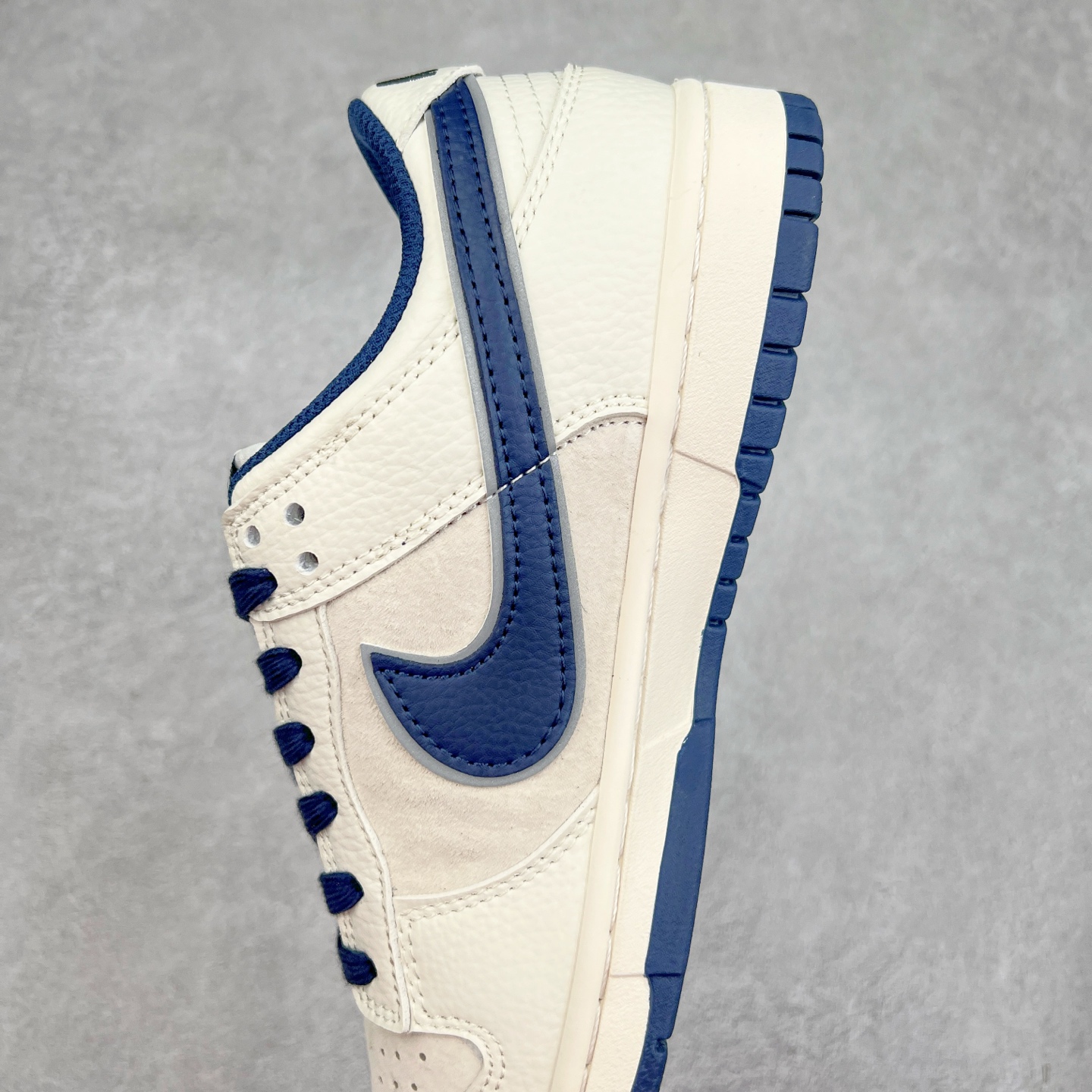 图片[7]-NK Dunk Low 定制配色 XX2025-668 大厂出品 极力推荐 原装头层材料 独家版型蒸餾加工帶來的是更好的视觉和脚感体验大厂纯原品质出货 清洁度 电绣工艺 皮料切割干净无任何毛边 细节完美 实拍调校N版已经零色差零失真 百分百还原实物色彩所见即所得 不存在货不对板色差等低级问题 选购参考实物拍摄 不混卖不参货 只用心做好货严格选品 承诺混一赔十 尺码：36 36.5 37.5 38 38.5 39 40 40.5 41 42 42.5 43 44 44.5 45-选品中心