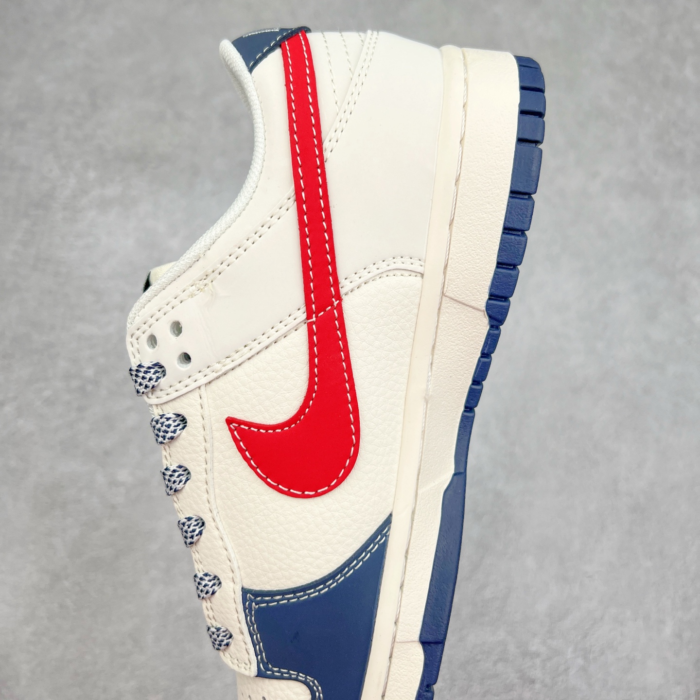 图片[7]-NK Dunk Low 定制配色 JJ2508-563 大厂出品 极力推荐 原装头层材料 独家版型蒸餾加工帶來的是更好的视觉和脚感体验大厂纯原品质出货 清洁度 电绣工艺 皮料切割干净无任何毛边 细节完美 实拍调校N版已经零色差零失真 百分百还原实物色彩所见即所得 不存在货不对板色差等低级问题 选购参考实物拍摄 不混卖不参货 只用心做好货严格选品 承诺混一赔十 尺码：36 36.5 37.5 38 38.5 39 40 40.5 41 42 42.5 43 44 44.5 45-选品中心