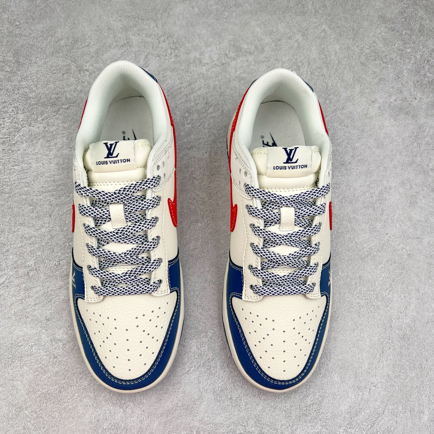 图片[2]-NK Dunk Low 定制配色 JJ2508-563 大厂出品 极力推荐 原装头层材料 独家版型蒸餾加工帶來的是更好的视觉和脚感体验大厂纯原品质出货 清洁度 电绣工艺 皮料切割干净无任何毛边 细节完美 实拍调校N版已经零色差零失真 百分百还原实物色彩所见即所得 不存在货不对板色差等低级问题 选购参考实物拍摄 不混卖不参货 只用心做好货严格选品 承诺混一赔十 尺码：36 36.5 37.5 38 38.5 39 40 40.5 41 42 42.5 43 44 44.5 45-选品中心