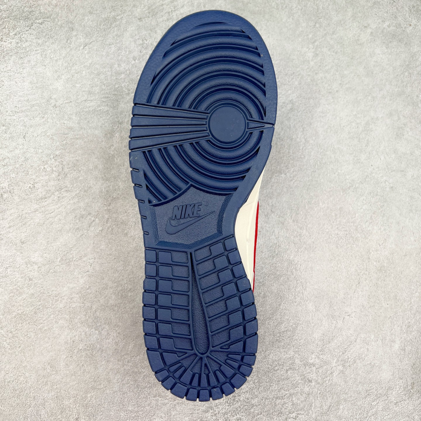 图片[9]-NK Dunk Low 定制配色 JJ2508-563 大厂出品 极力推荐 原装头层材料 独家版型蒸餾加工帶來的是更好的视觉和脚感体验大厂纯原品质出货 清洁度 电绣工艺 皮料切割干净无任何毛边 细节完美 实拍调校N版已经零色差零失真 百分百还原实物色彩所见即所得 不存在货不对板色差等低级问题 选购参考实物拍摄 不混卖不参货 只用心做好货严格选品 承诺混一赔十 尺码：36 36.5 37.5 38 38.5 39 40 40.5 41 42 42.5 43 44 44.5 45-选品中心