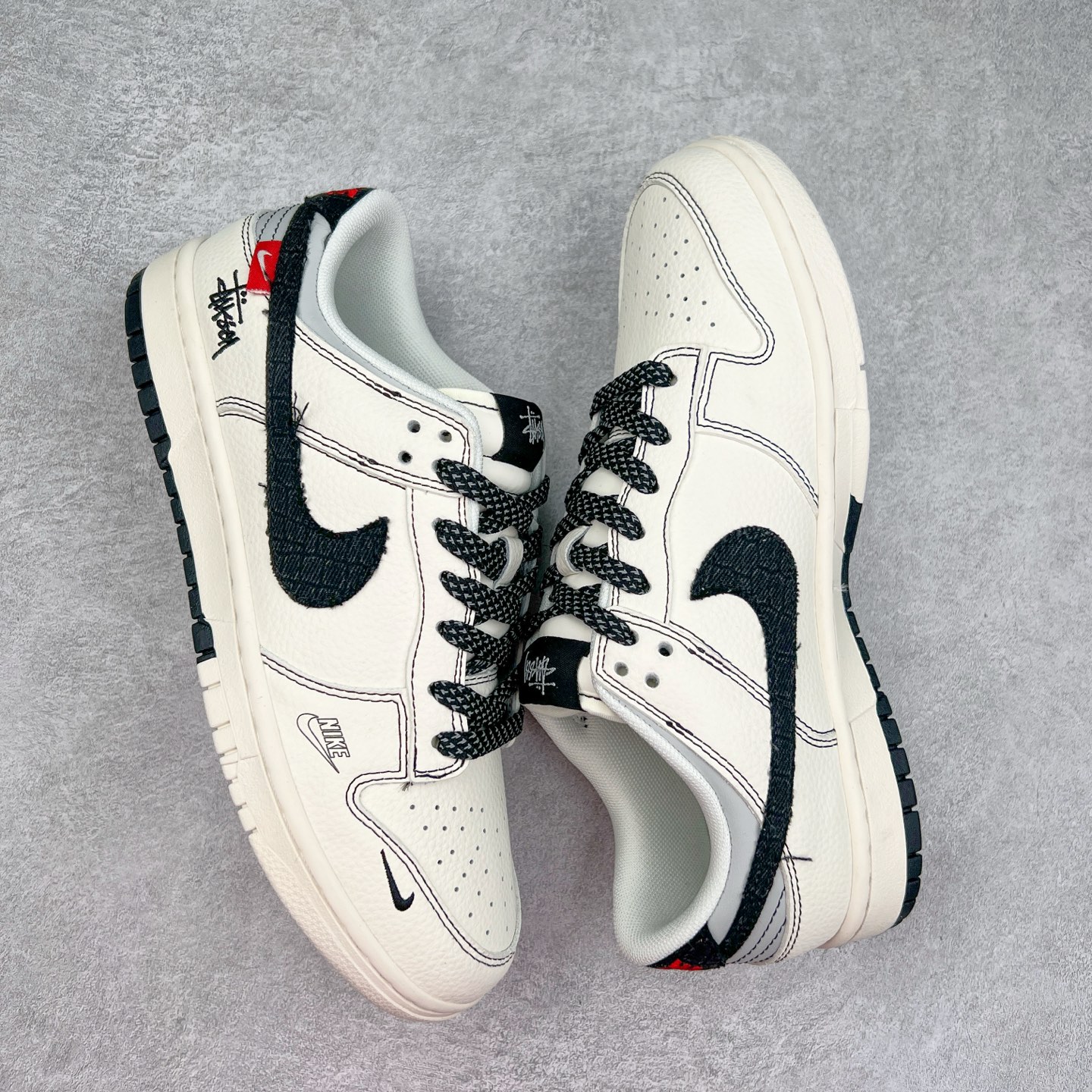 图片[3]-NK Dunk Low 定制配色 ZH2598-266 大厂出品 极力推荐 原装头层材料 独家版型蒸餾加工帶來的是更好的视觉和脚感体验大厂纯原品质出货 清洁度 电绣工艺 皮料切割干净无任何毛边 细节完美 实拍调校N版已经零色差零失真 百分百还原实物色彩所见即所得 不存在货不对板色差等低级问题 选购参考实物拍摄 不混卖不参货 只用心做好货严格选品 承诺混一赔十 尺码：36 36.5 37.5 38 38.5 39 40 40.5 41 42 42.5 43 44 44.5 45-选品中心